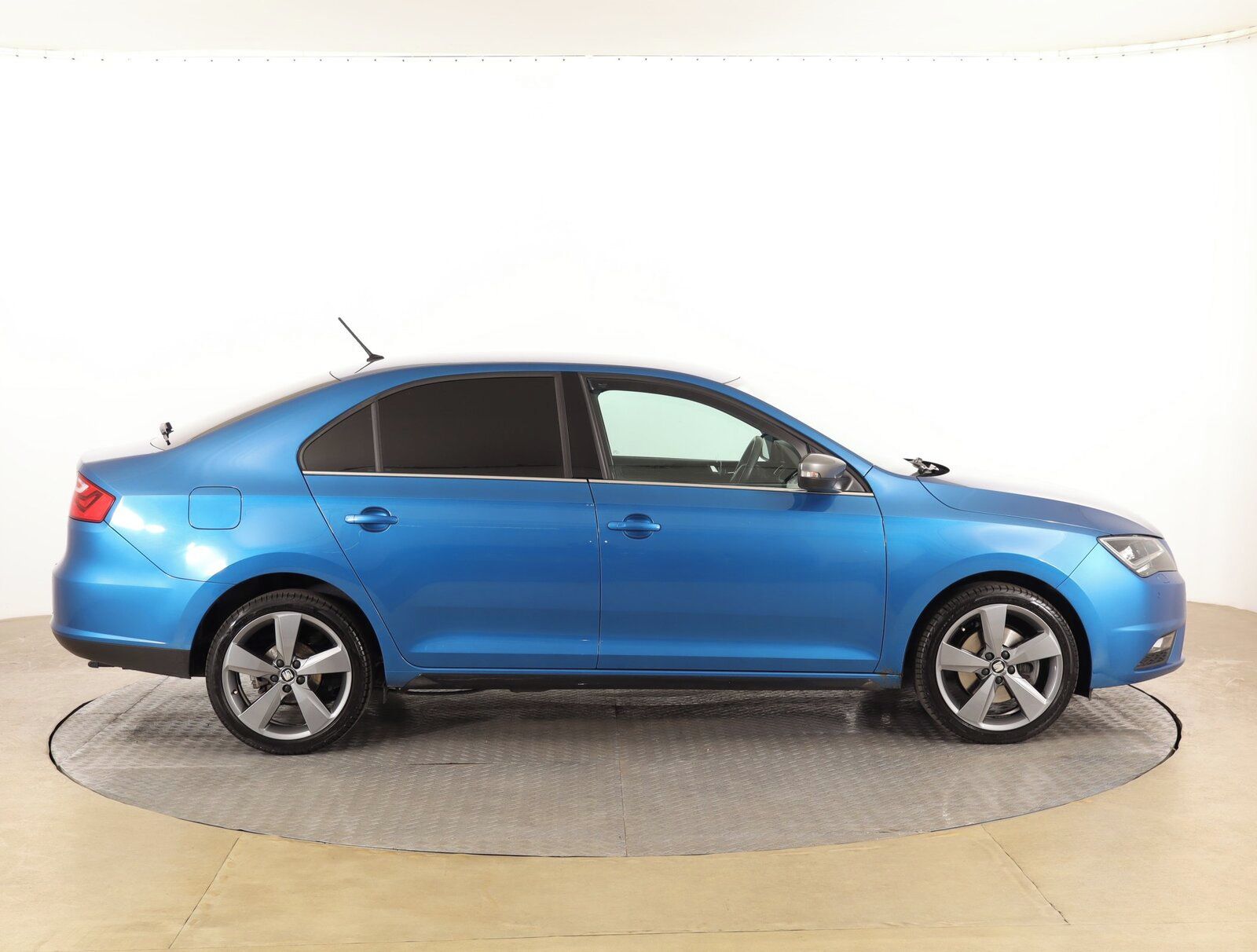Seat Toledo, 1.0 TSI, FR-Line, Serv.kniha - fotka 6