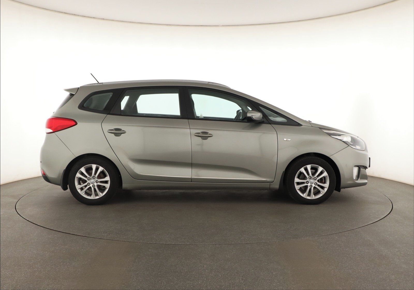 Kia Carens, 1.7 CRDi, Tempomat - fotka 6