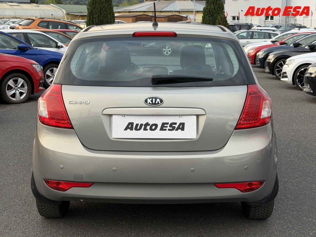 Kia Cee´d, 1.4CVVT - fotka 5