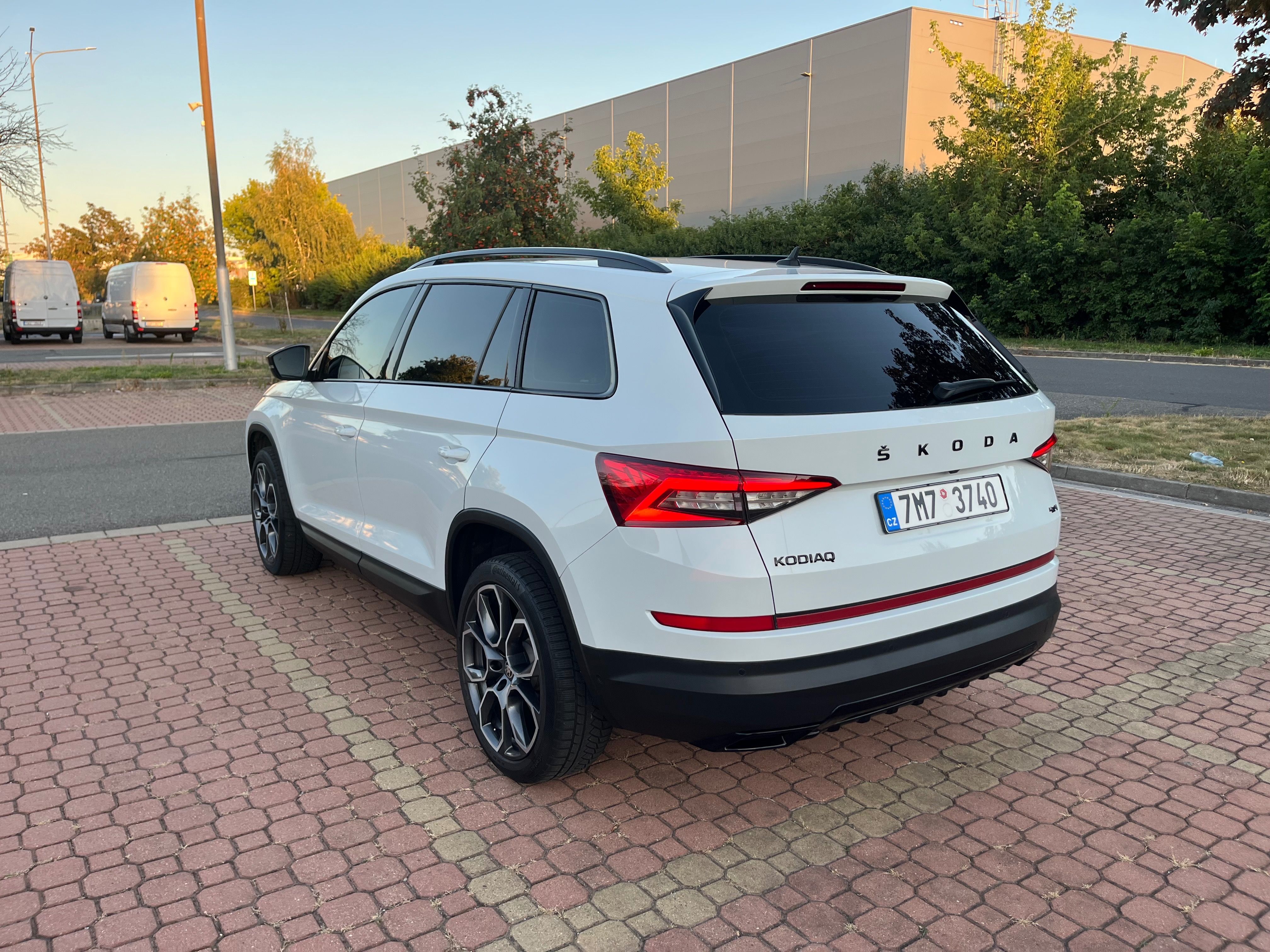 Škoda Kodiaq, 2.0TDI 140kw, 4x4, Max. Výbava - fotka 6