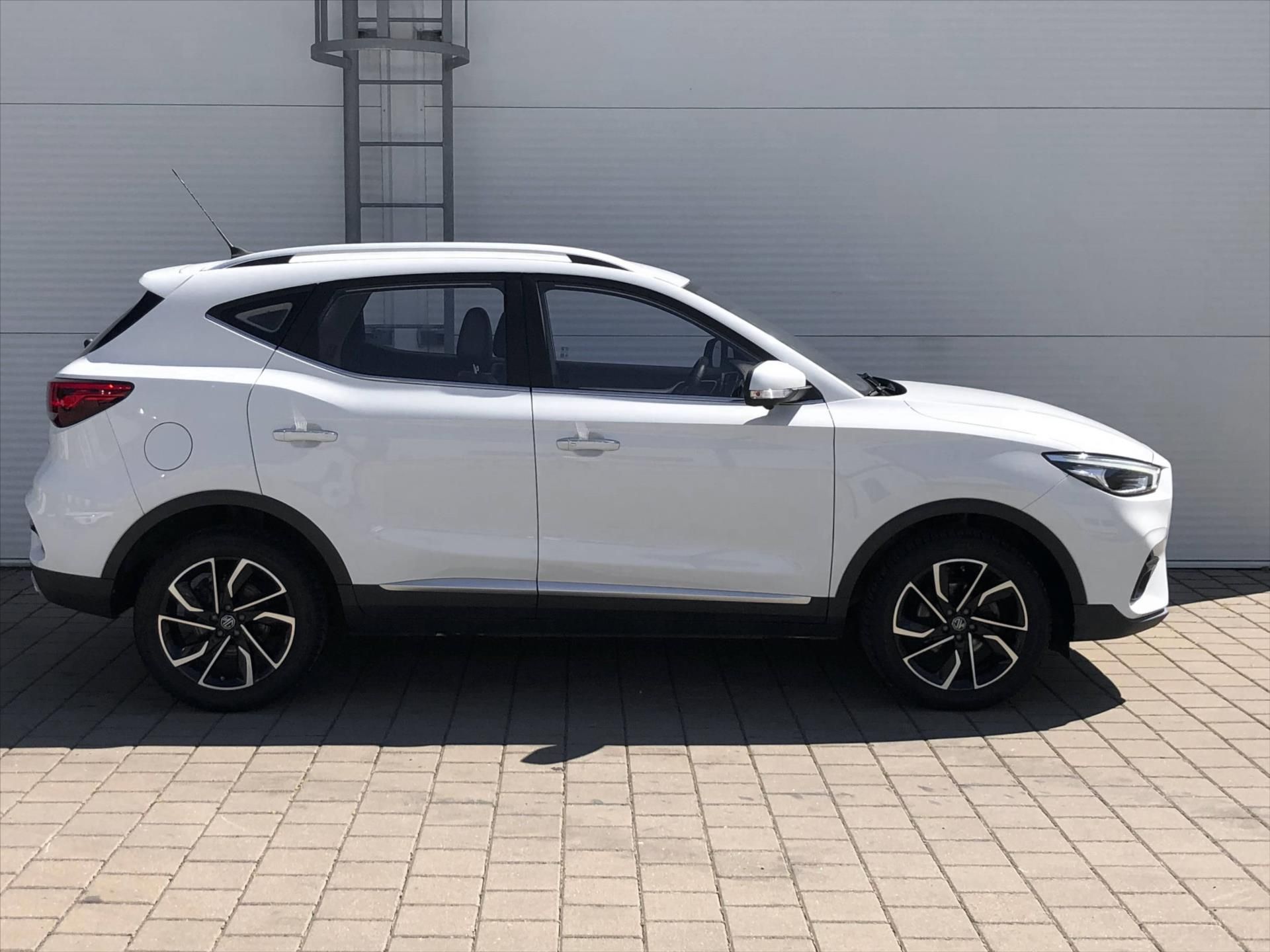 MG ZS, 1,0 Exclusive TGI 111k 6AT - fotka 3