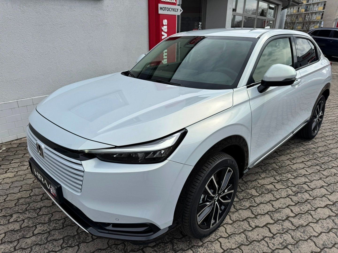 Honda HR-V, 1.5 e:HEV Advance MR27 SKLADEM - fotka 4