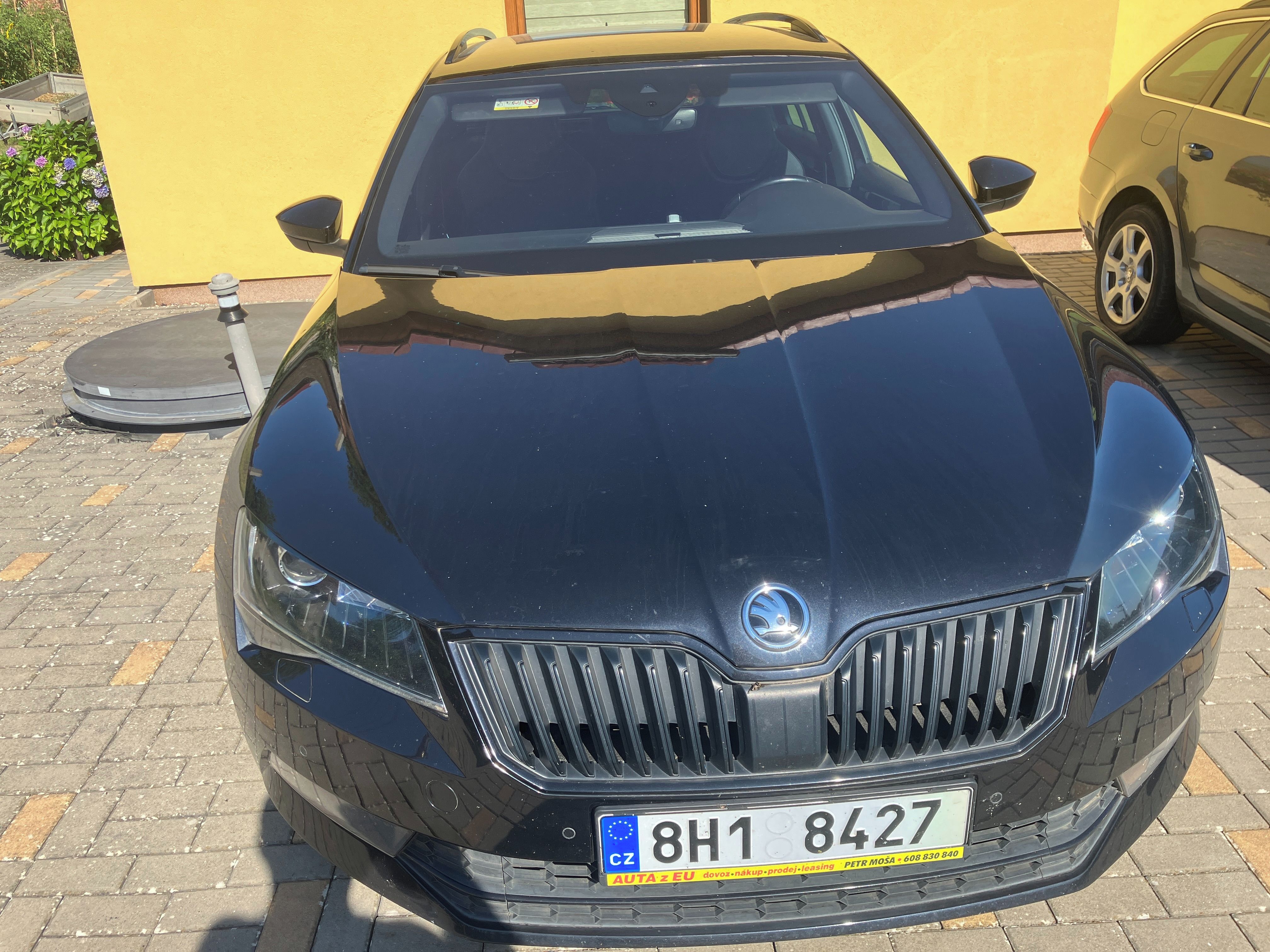 Škoda Superb, 2,0 tdi combi sportline výbava - fotka 3