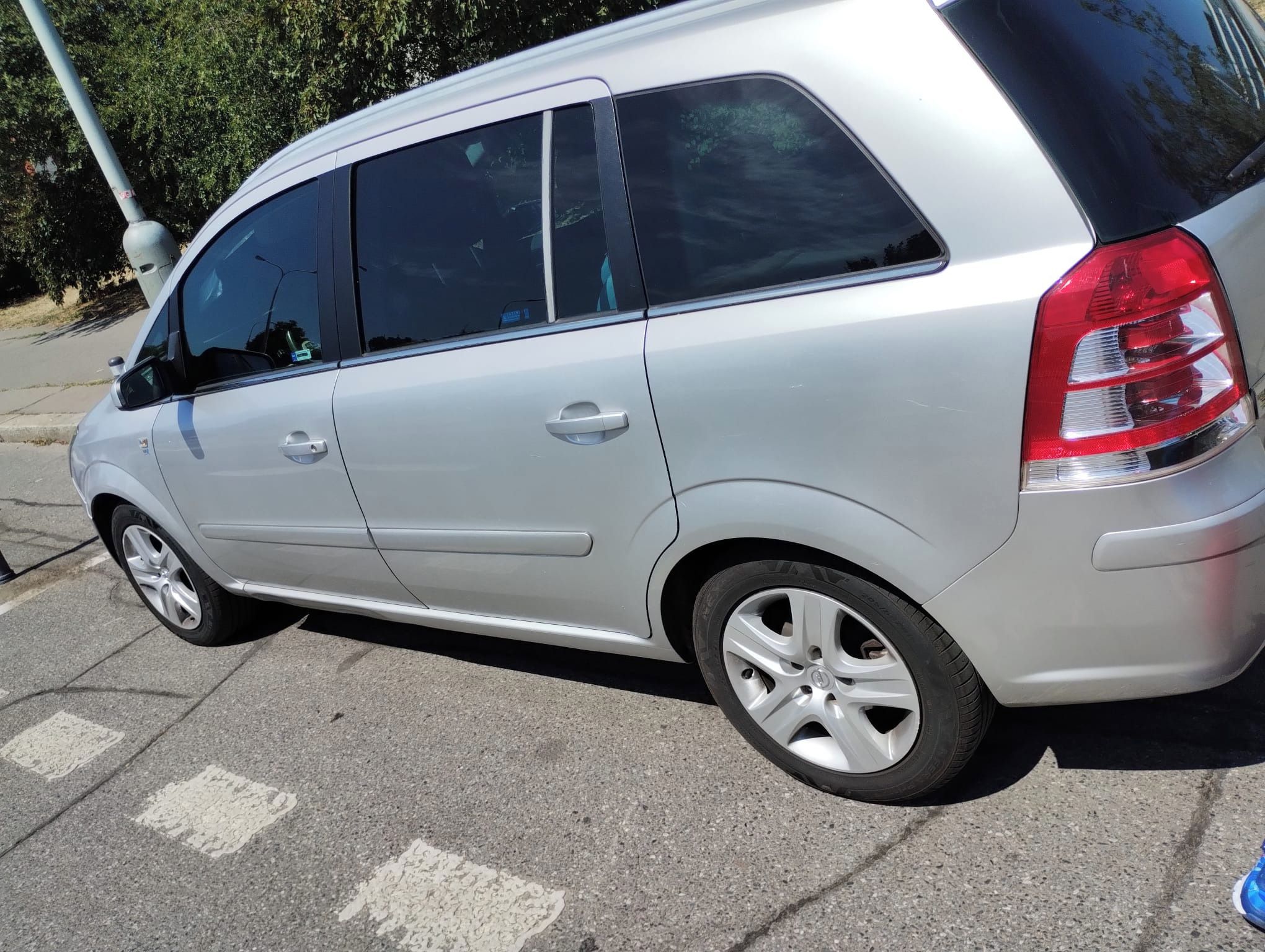 Opel Zafira - fotka 4