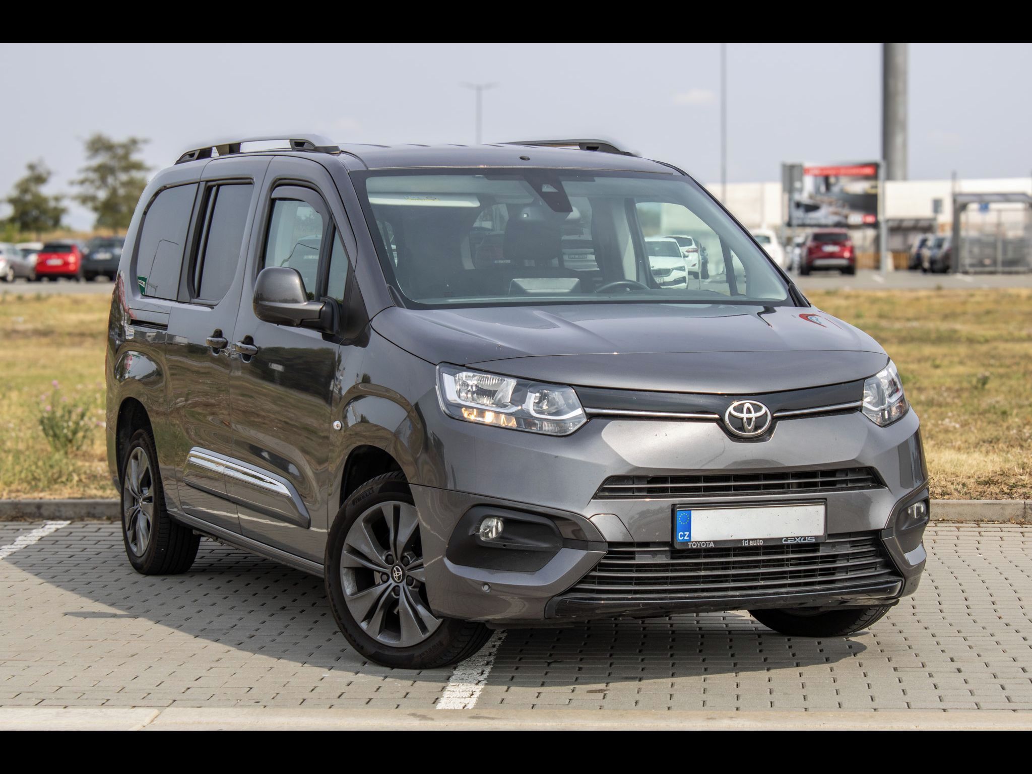 Toyota Proace City Verso, 2020 AT 96kW - fotka 3