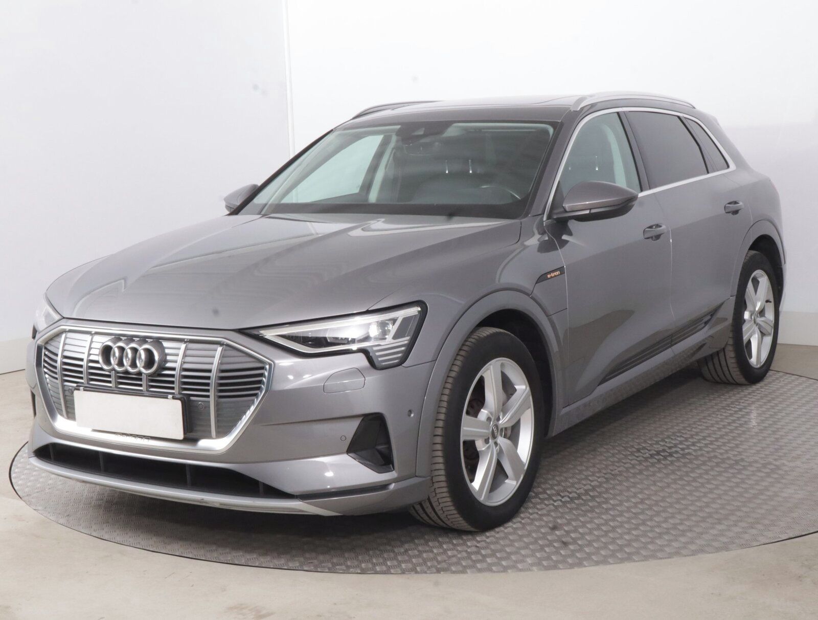 Audi e-tron, e-tron 50 quattro, 4X4 - fotka 2