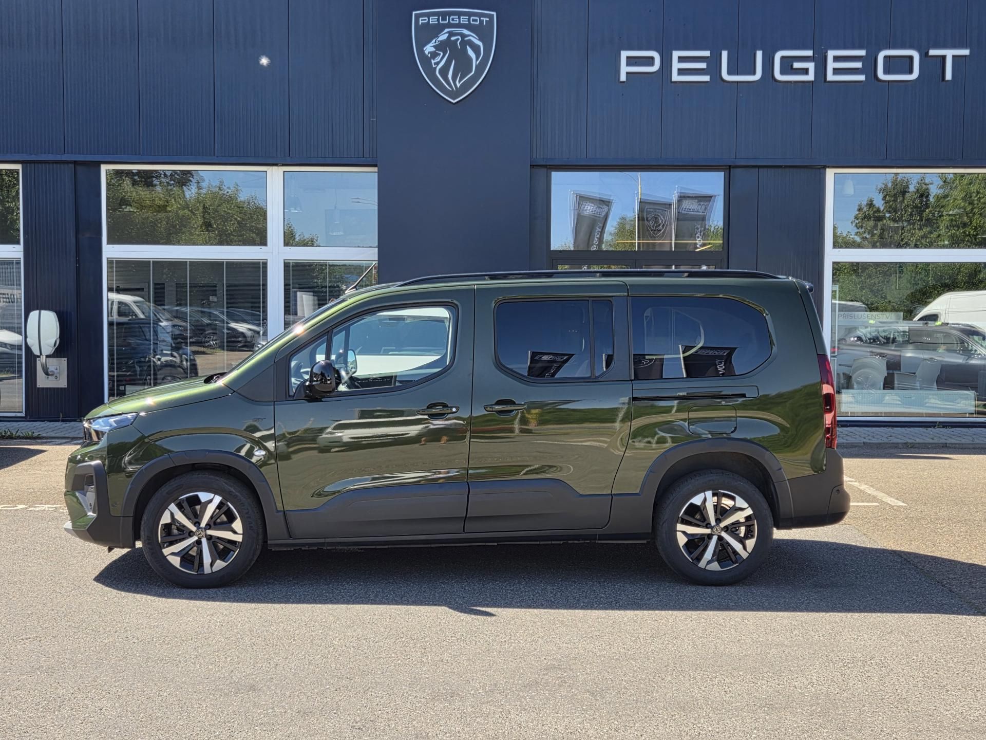 Peugeot Rifter, 1.5BHDi 130 LONG GT EAT8 - fotka 2