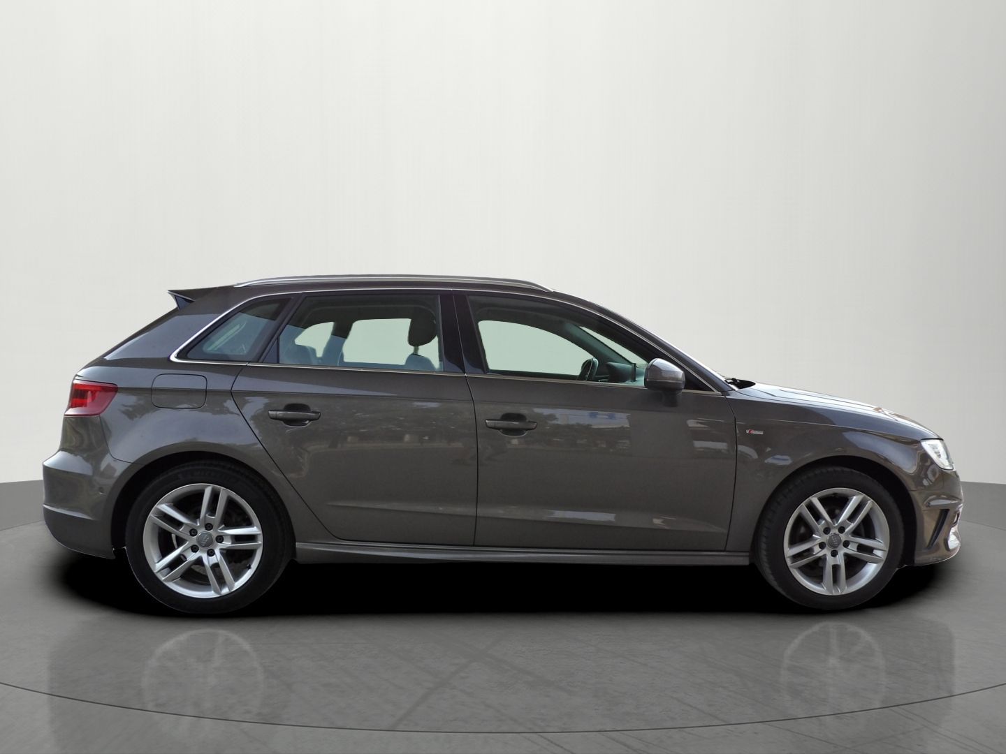 Audi A3, 1.4TSI 110kW DSG Sline Xenon - fotka 6