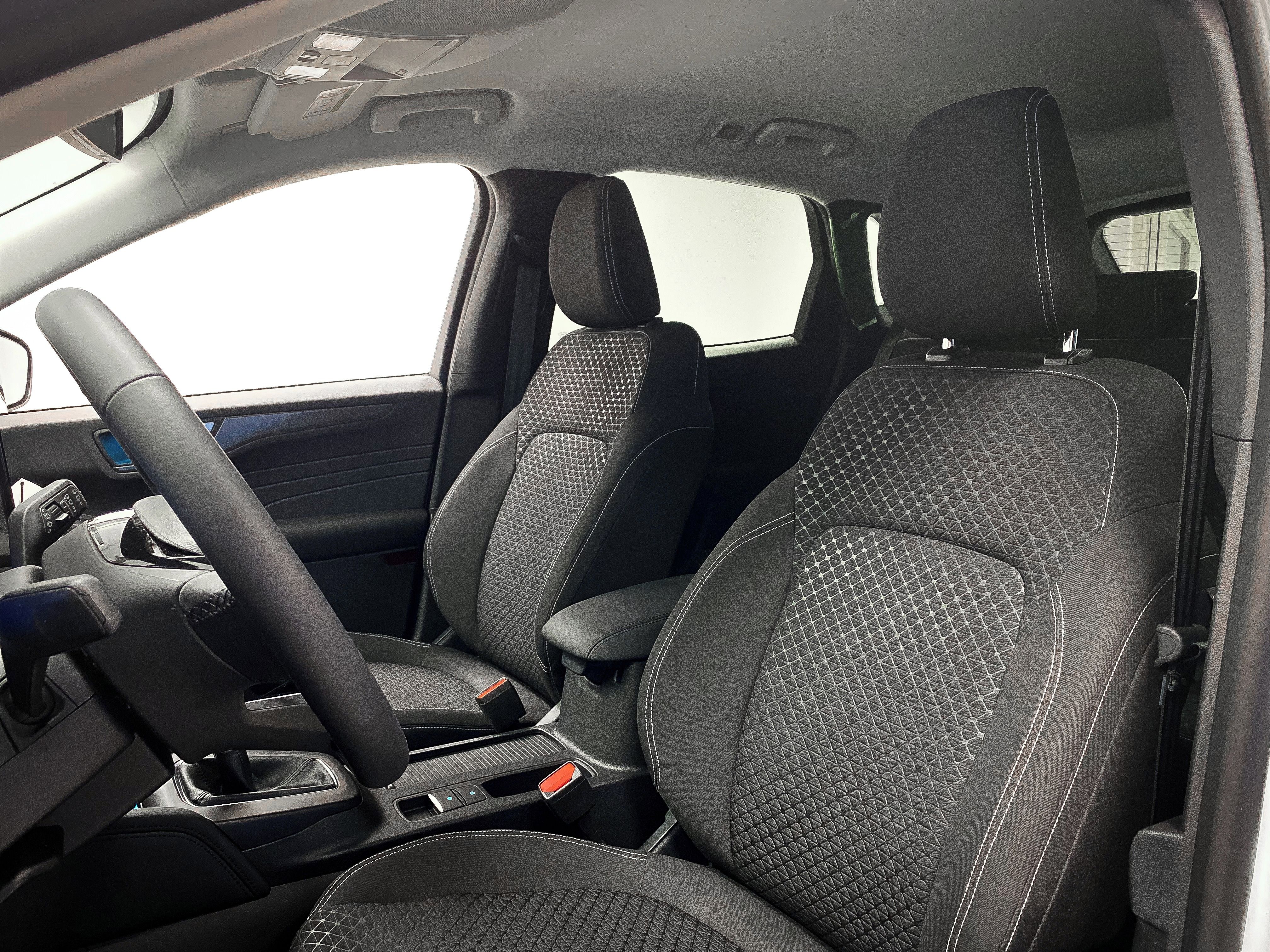 Ford Kuga, 2,5 Duratec HEV Titanium AWD - fotka 6