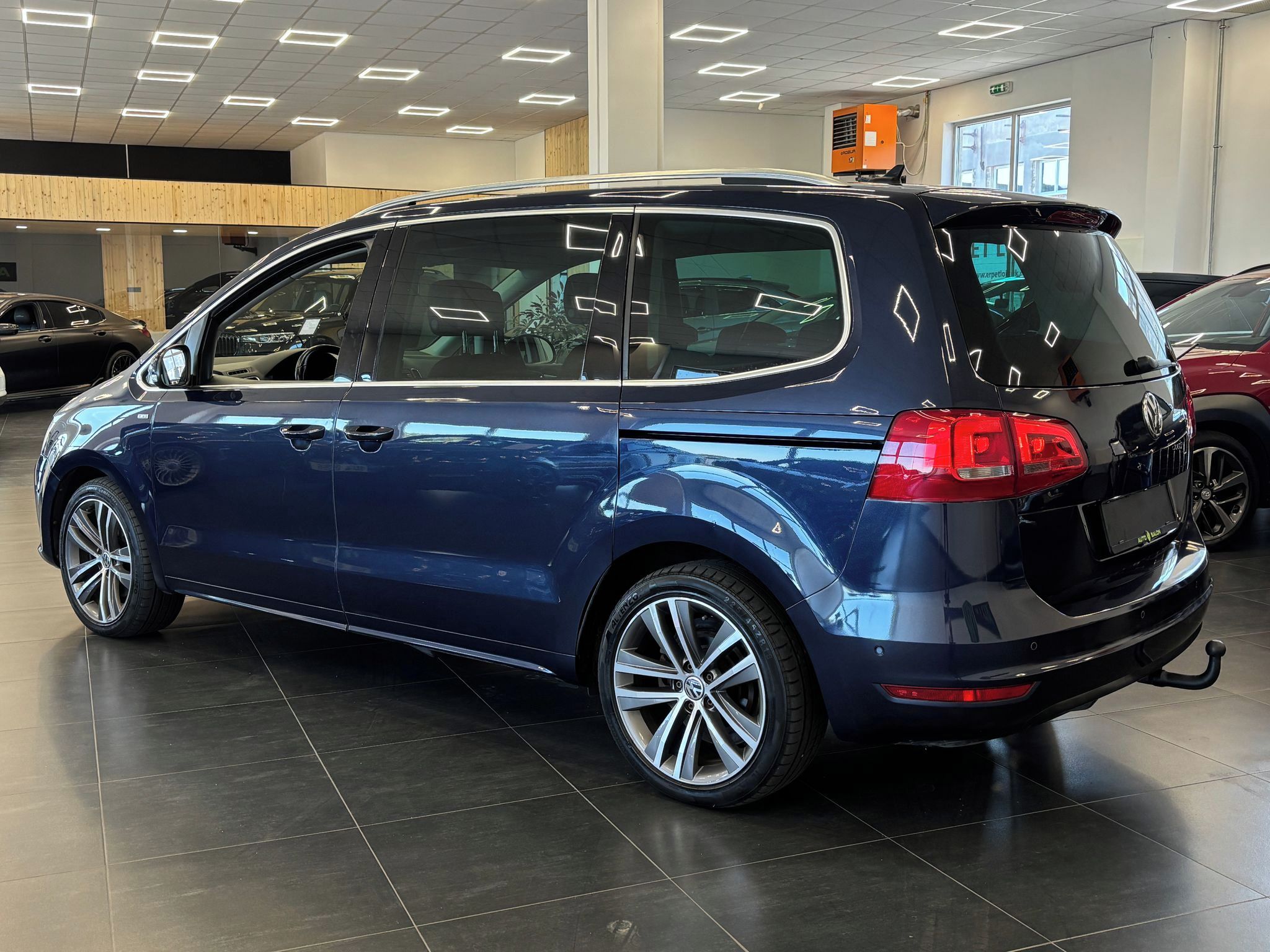 Volkswagen Sharan, 2.0 TDI 103 kW DSG LIFE, 7míst - fotka 4