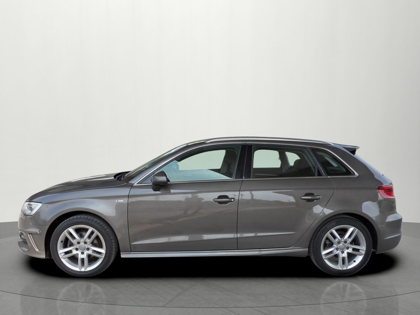 Audi A3, 1.4TSI 110kW DSG Sline Xenon - fotka 2