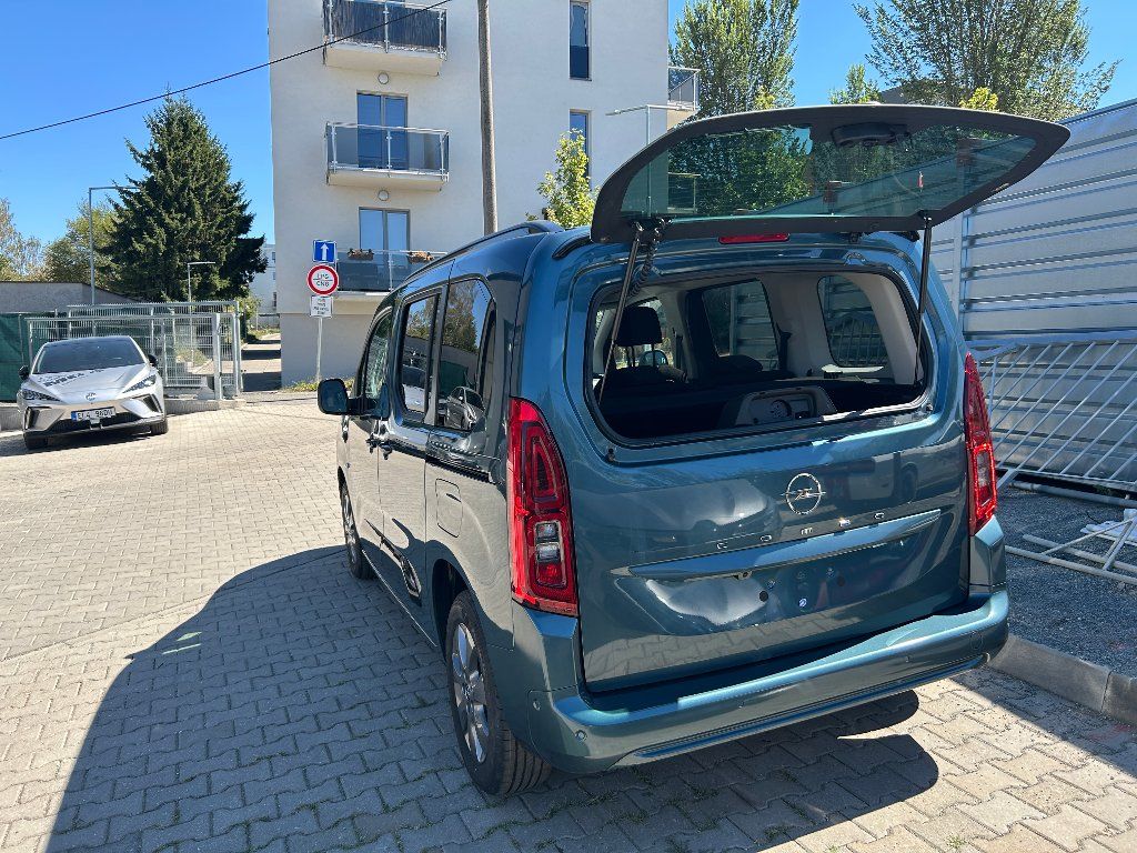 Opel Combo, Eleg. Plus 1.5 CDT 96kW AT8 - fotka 6