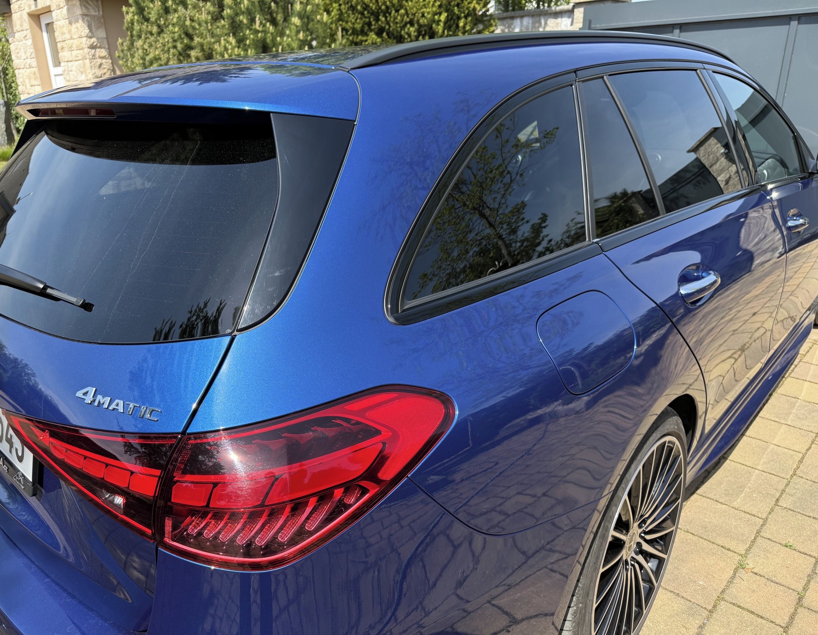 Mercedes-Benz Třídy C, AMG paket první majitel - fotka 3