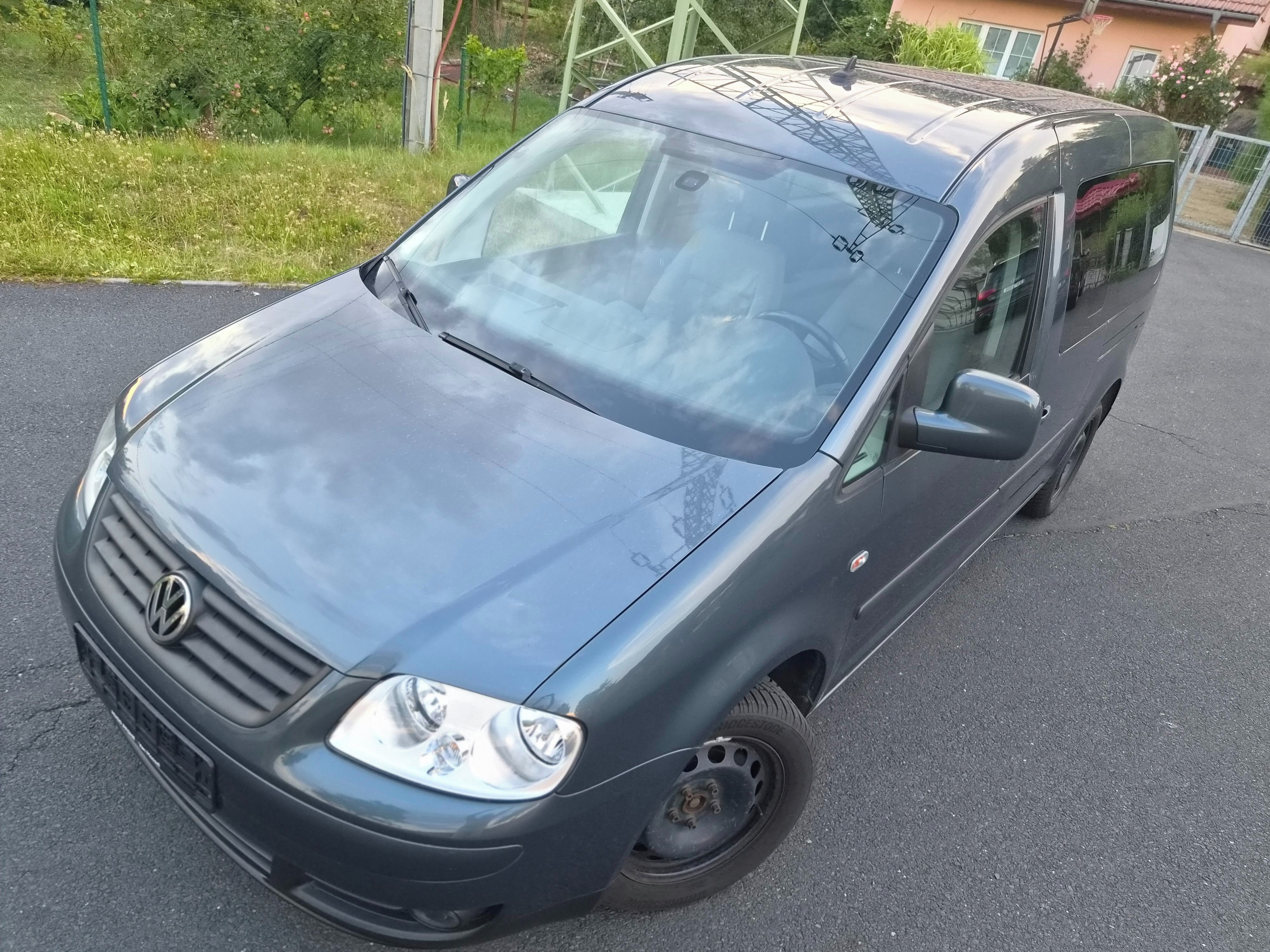 Volkswagen Caddy, Maxi  7 mist  103 kw WEBASTO - fotka 3