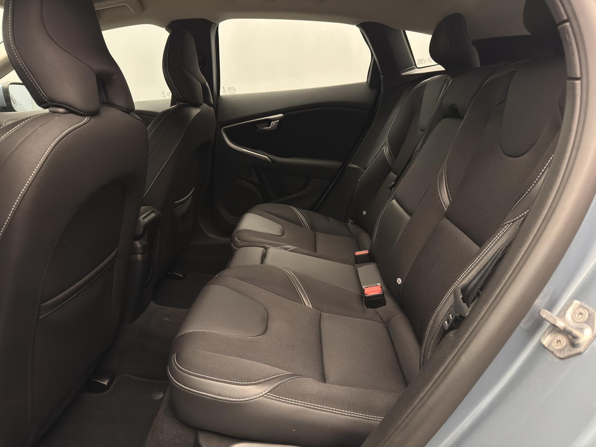 Volvo V40, T2 MOMENTUM AUT - fotka 6