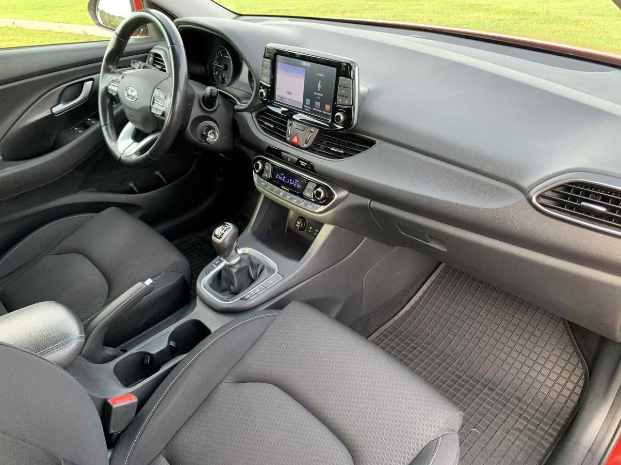 Hyundai i30, Hyundai i30 Premium 1.6 CRDi 8 - fotka 4