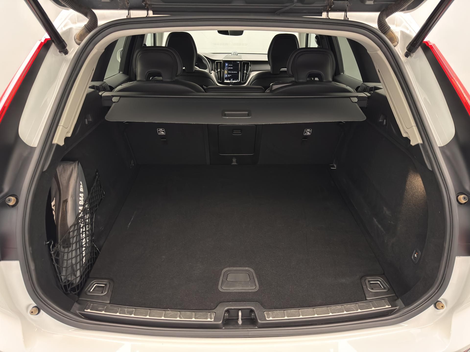 Volvo XC60, B4 AWD INSCRIPTION - fotka 5