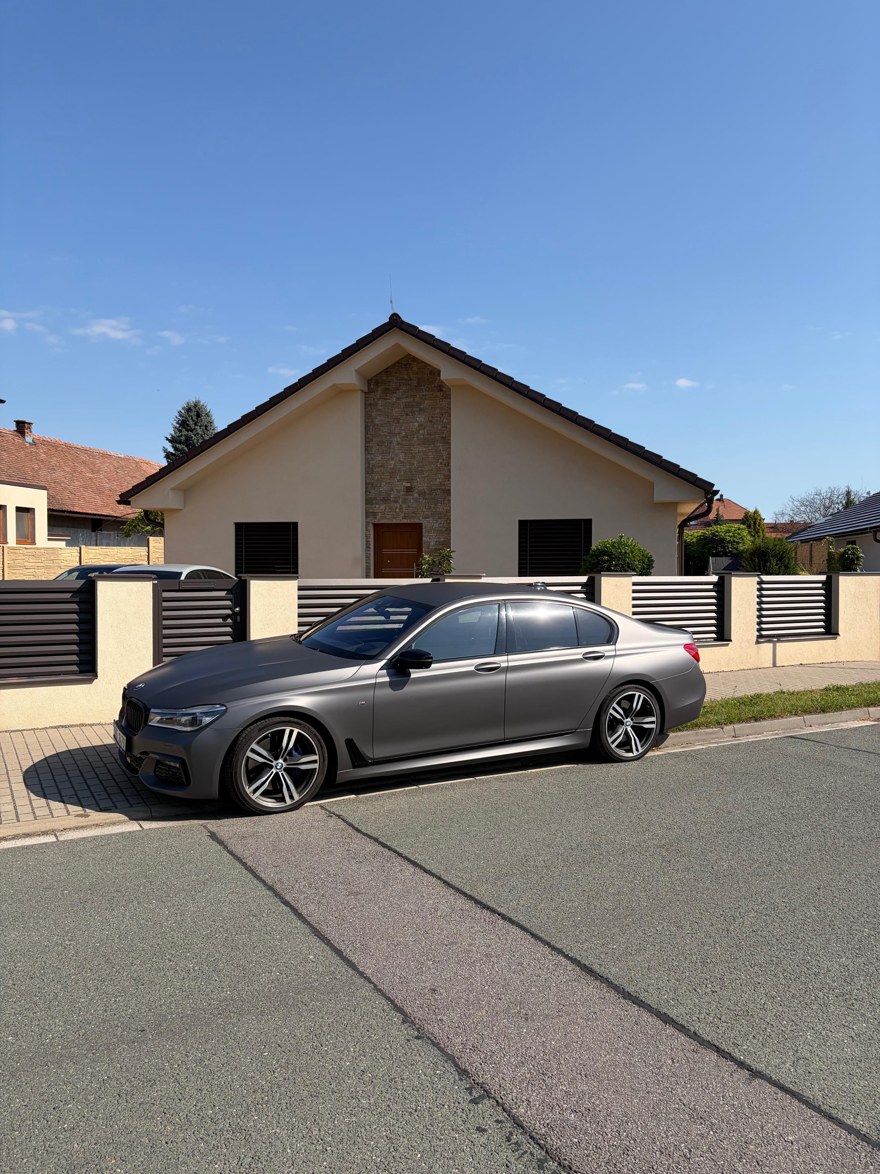 BMW Řada 7, BMW 750i xDrive M Sport - fotka 6