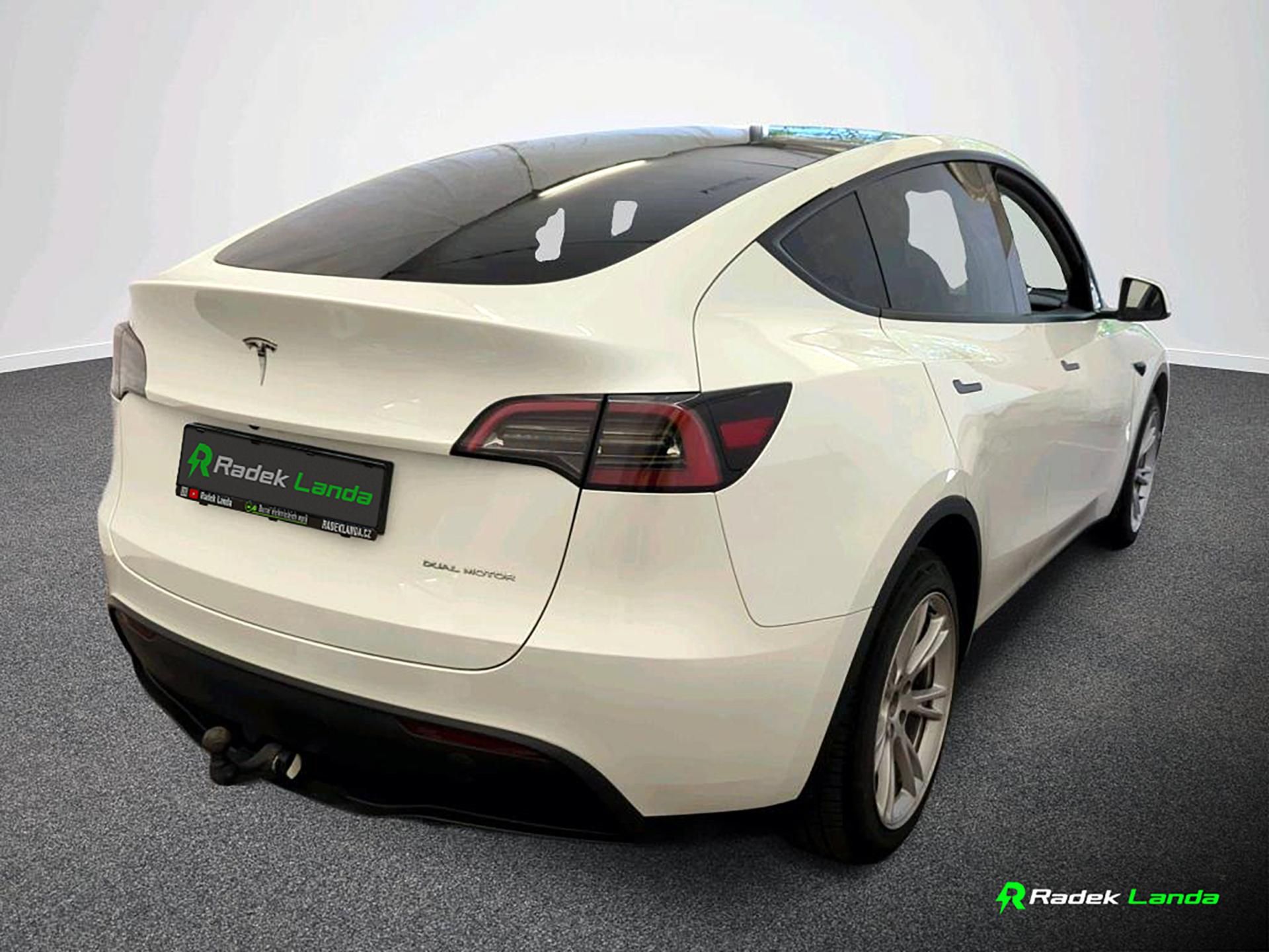 Tesla Model Y, Long Range AWD Berlín | tažné - fotka 4