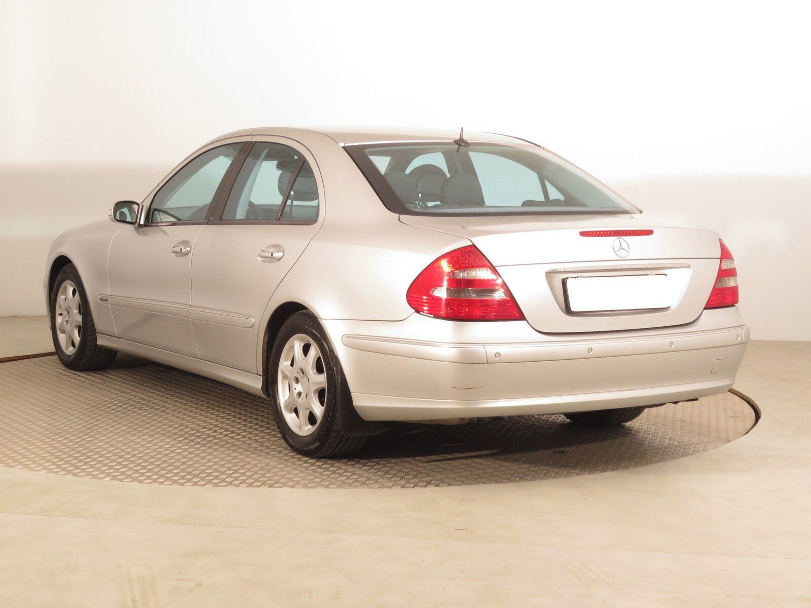 Mercedes-Benz Třídy E, 320 CDI, Automat, po STK - fotka 4