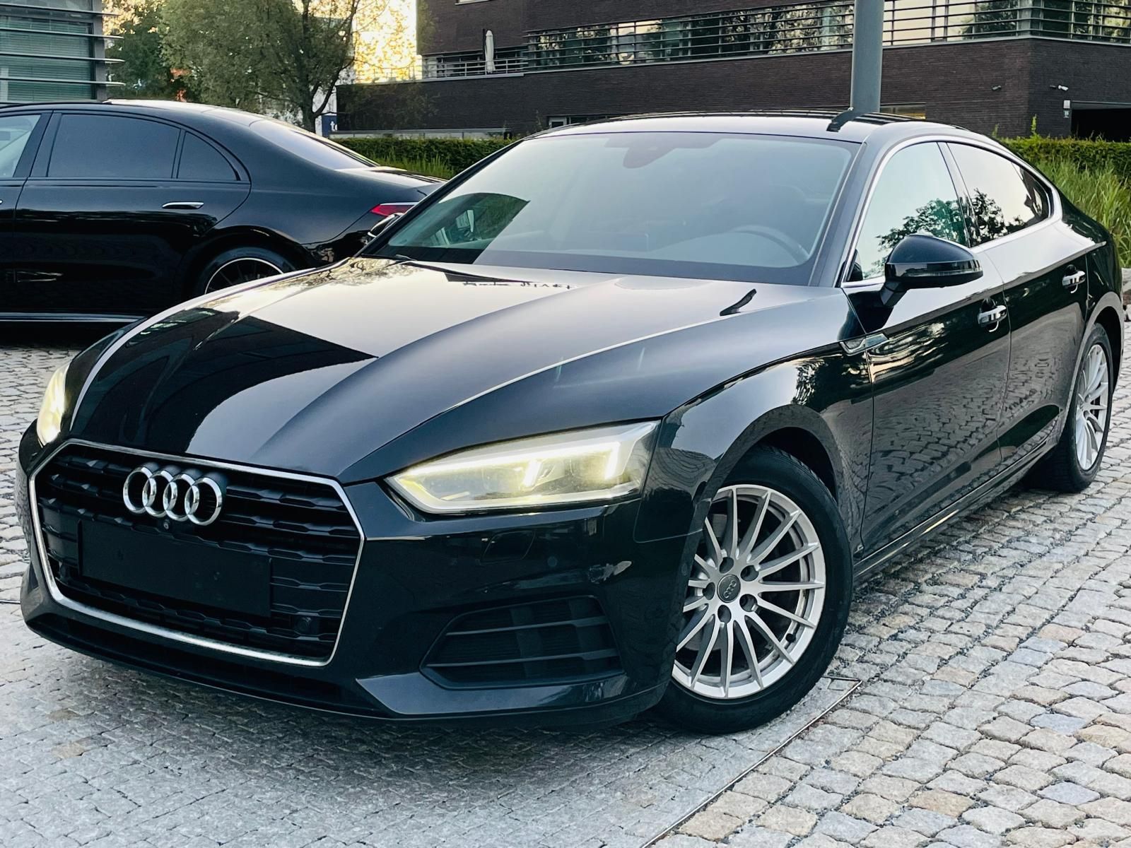 Audi A5, 2.0i 140KW AUT KAMERY VÝHŘEV