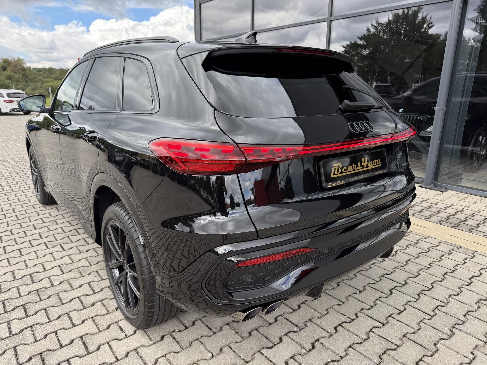 Audi Q5, TFSI 150kW 4X4 S-LINE R20 3D!! - fotka 6