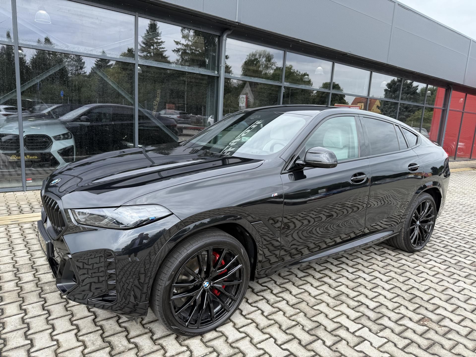 BMW X6, 30XD 210kW M-PAKET VZDUCH HK!! - fotka 3