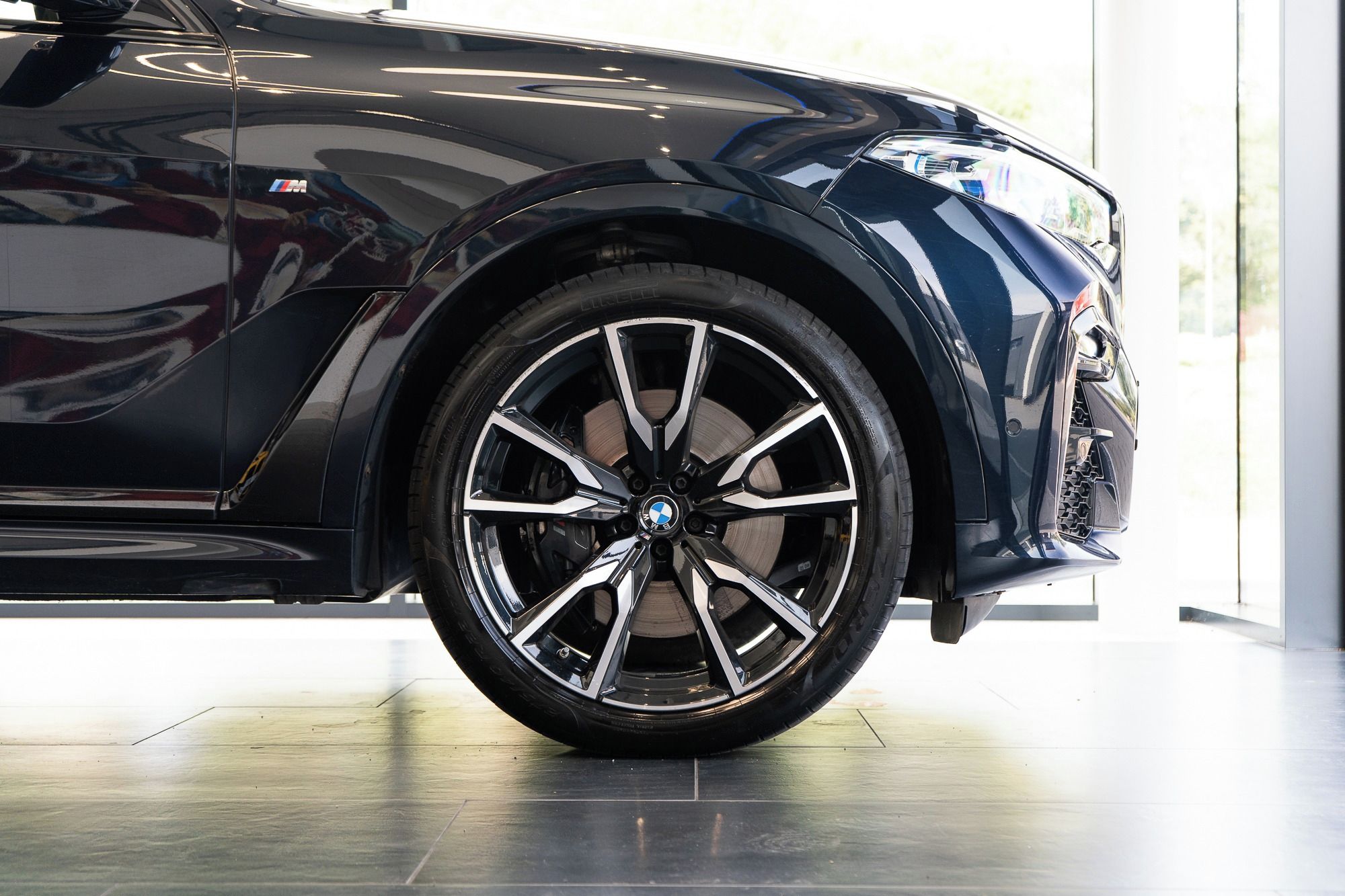 BMW X7, xDrive40i - fotka 3