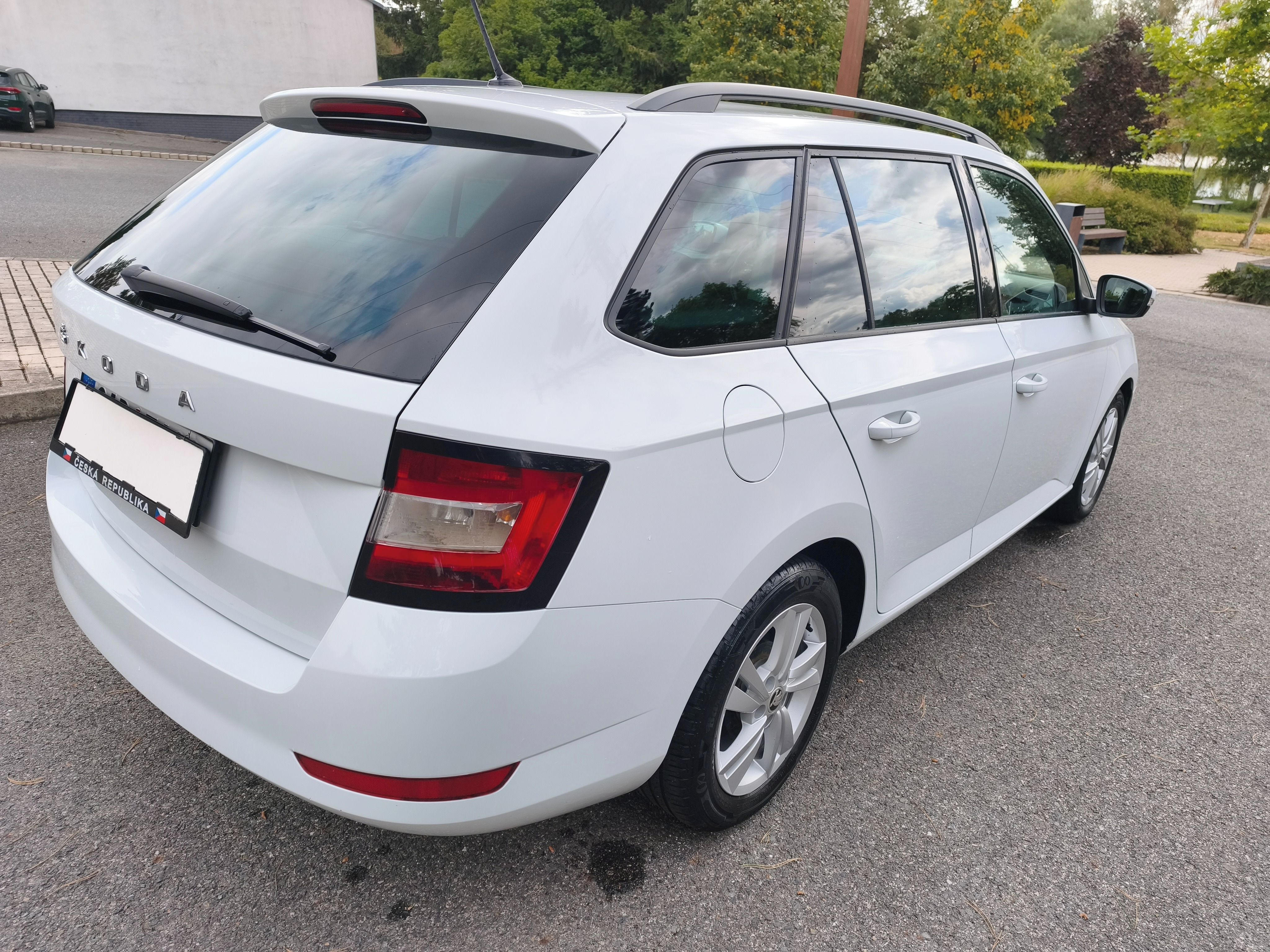 Škoda Fabia, 1,0 TSI Ambition Č.R.1 maj. - fotka 5