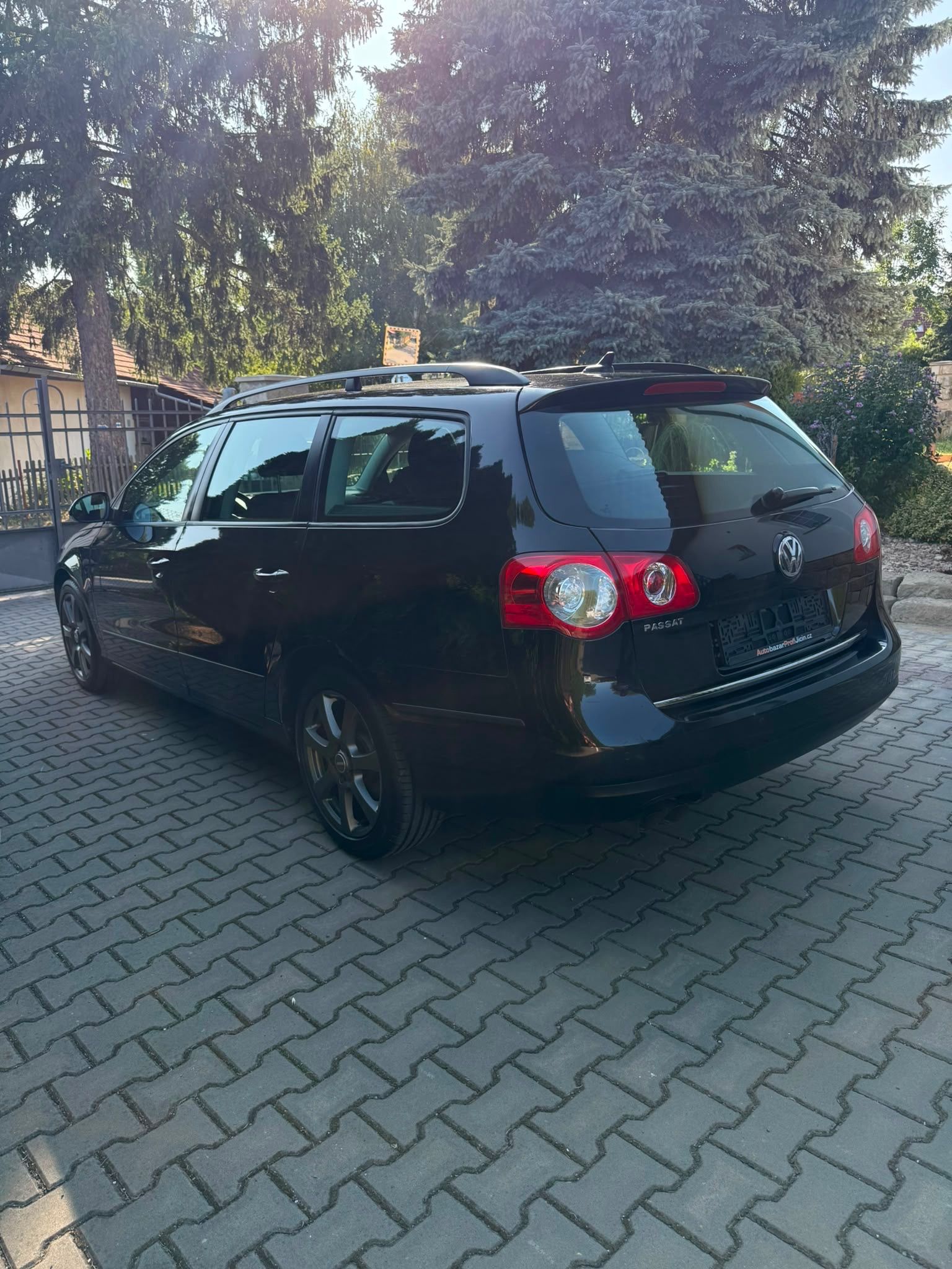 Volkswagen Passat, 2,0TDi klima Alu letní + zimní - fotka 4