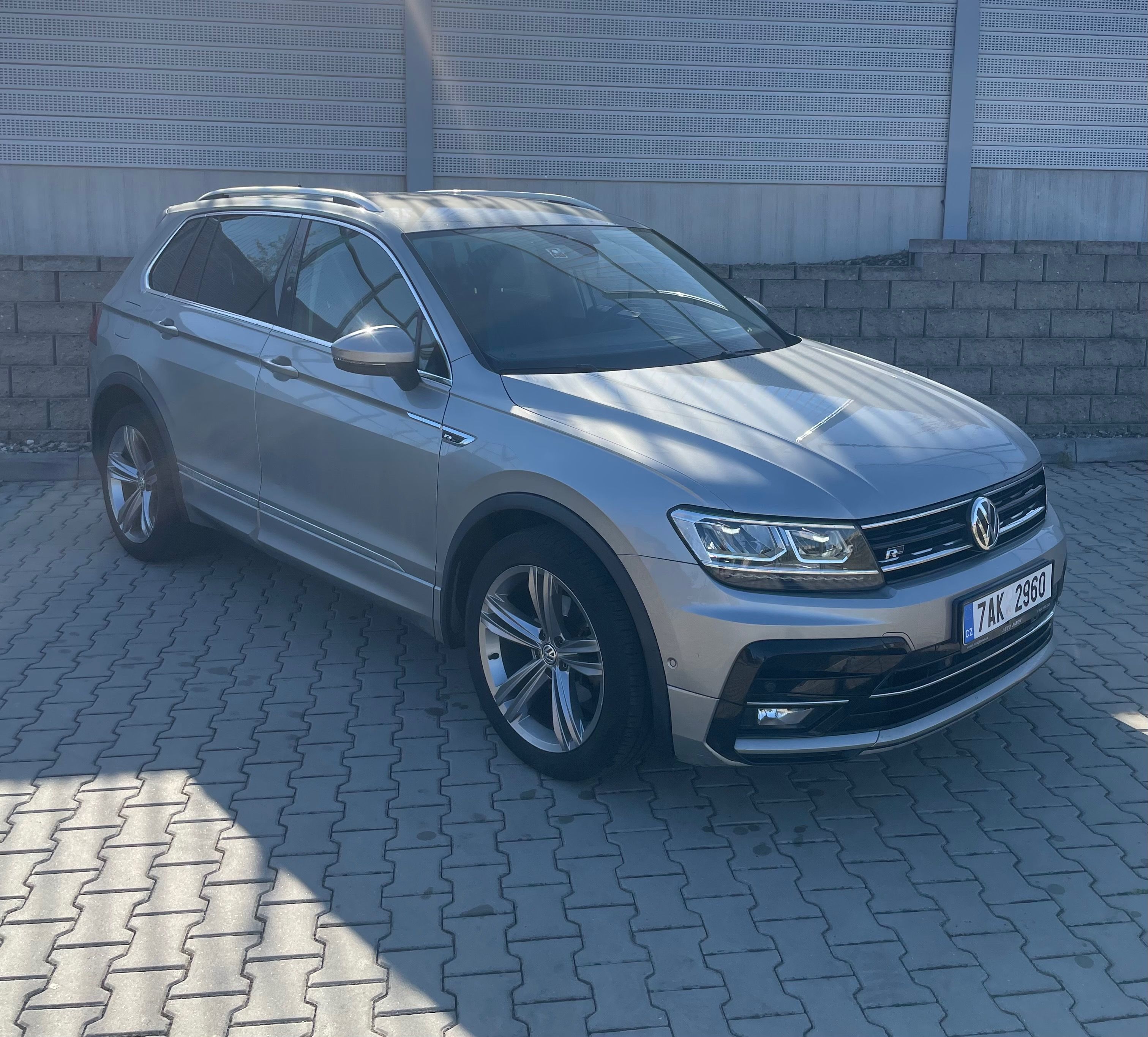 Volkswagen Tiguan, 1,4Tsi Rline - fotka 3