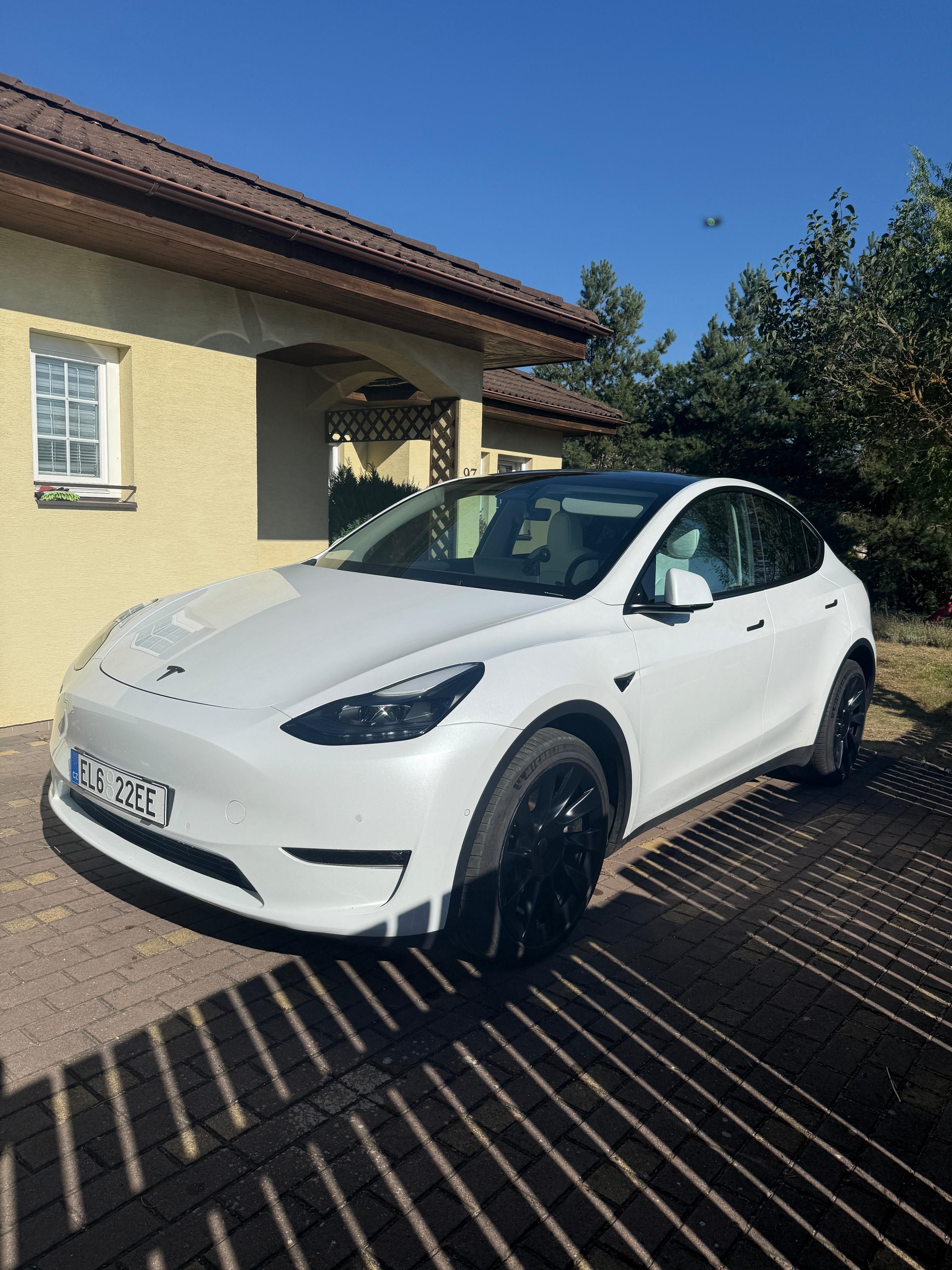 Tesla Model Y, Long Range, AWD, DPH, EAP - fotka 3