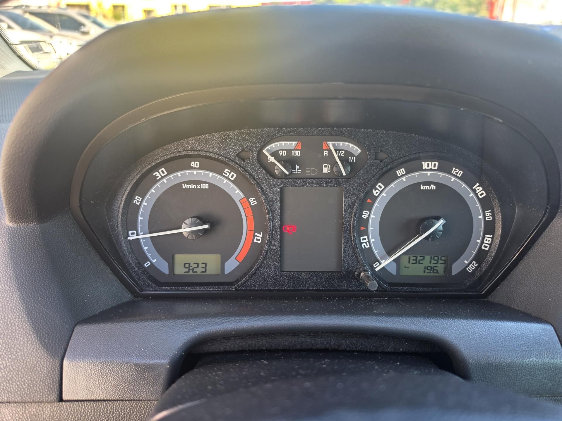 Škoda Fabia, 1.2 HTP Park Senzor Klimatizac - fotka 6