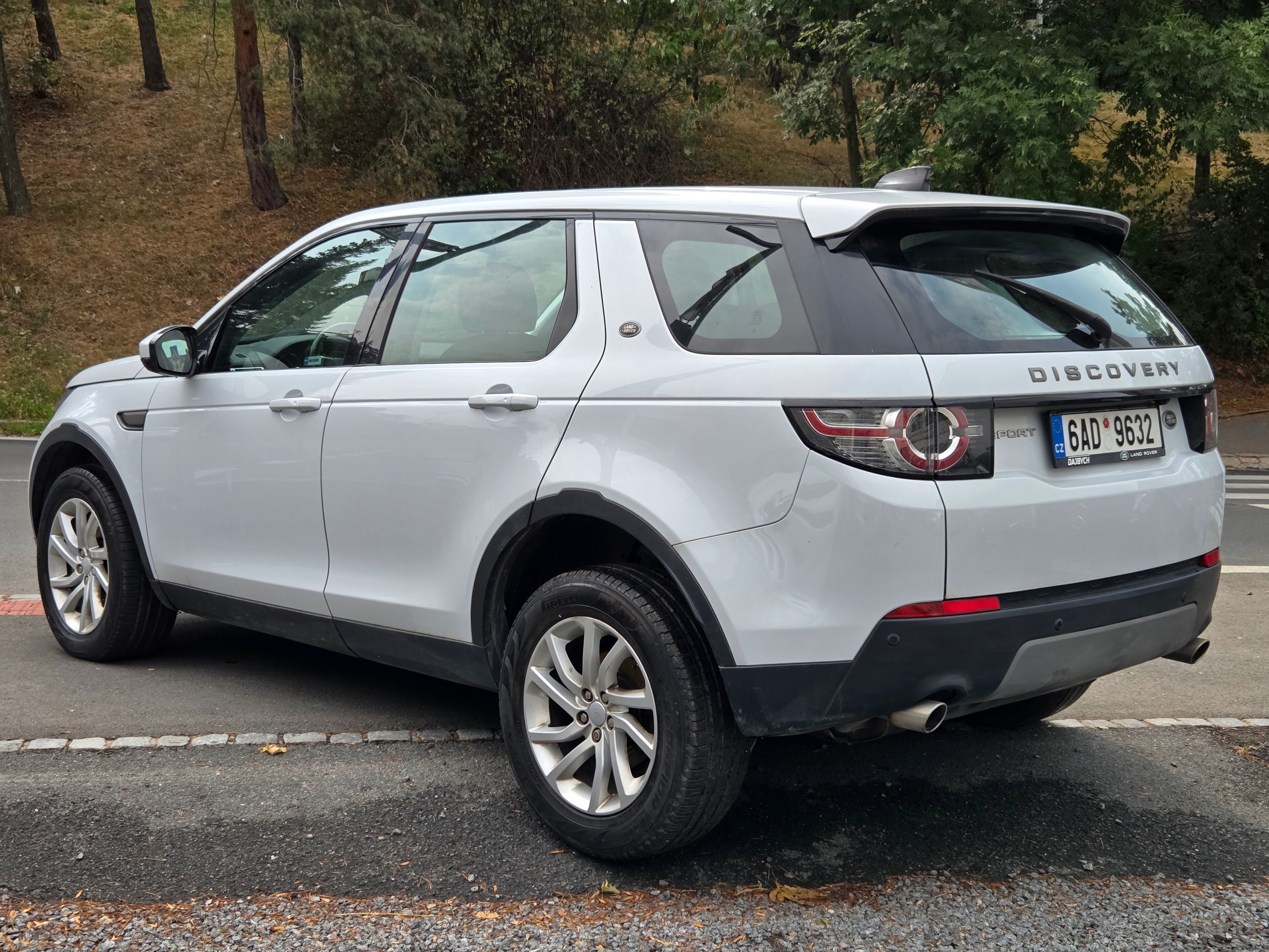 Land Rover Discovery Sport, 2.0 TD4 132Kw 4x4 Aut Motor-KO - fotka 3