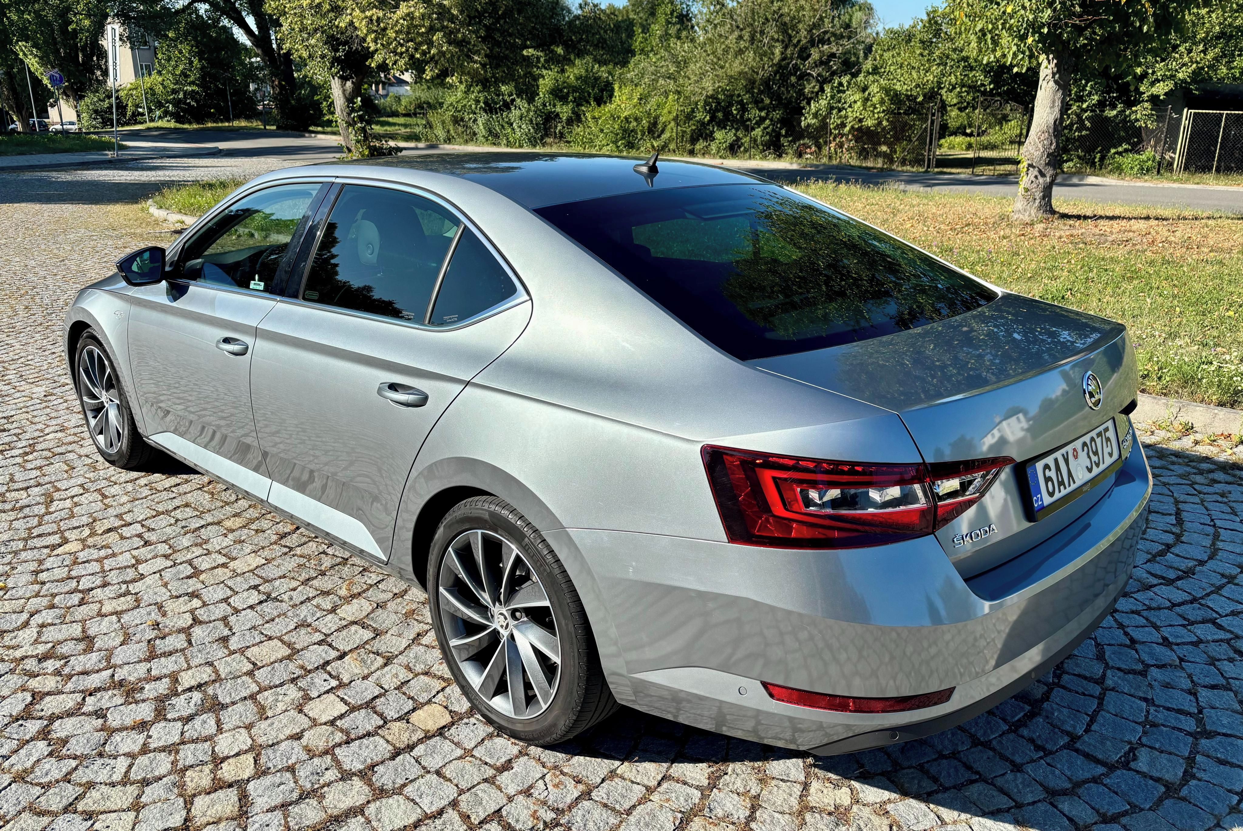 Škoda Superb, 2.0 TDi 140 kW L&K 4x4 DSG - fotka 3