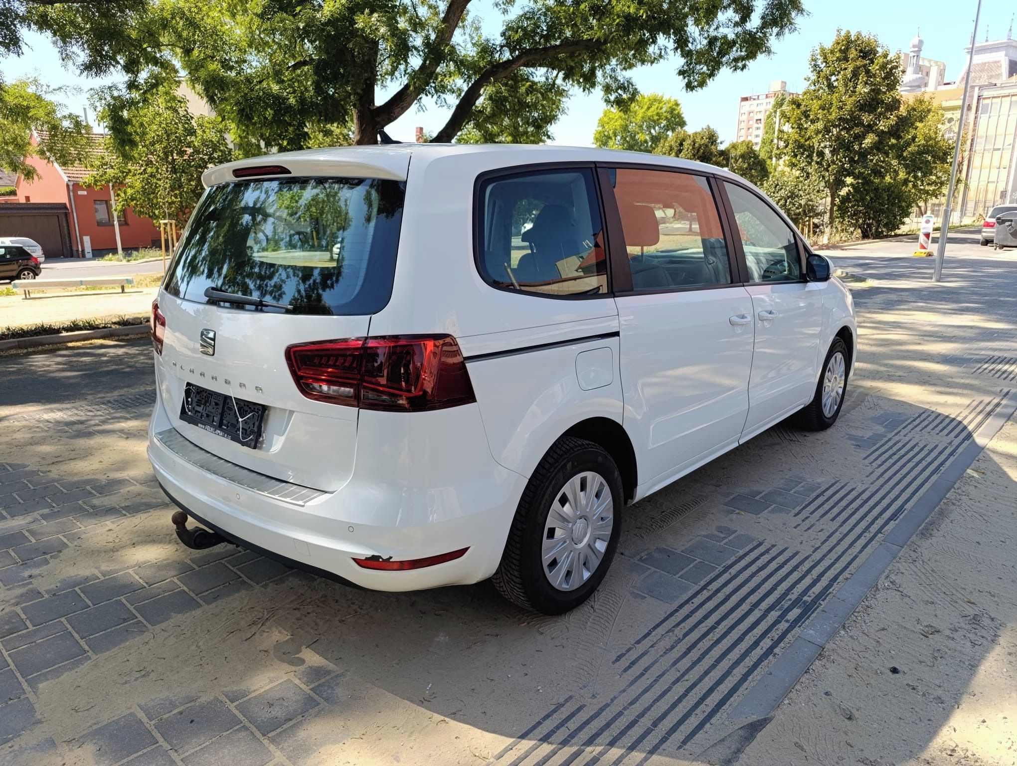 Seat Alhambra, 2.0 TDi 110kW 1. majitel - fotka 3