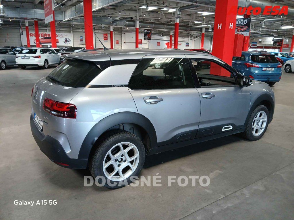 Citroën C4 Cactus, 1.2 PT,2.maj,ČR - fotka 2