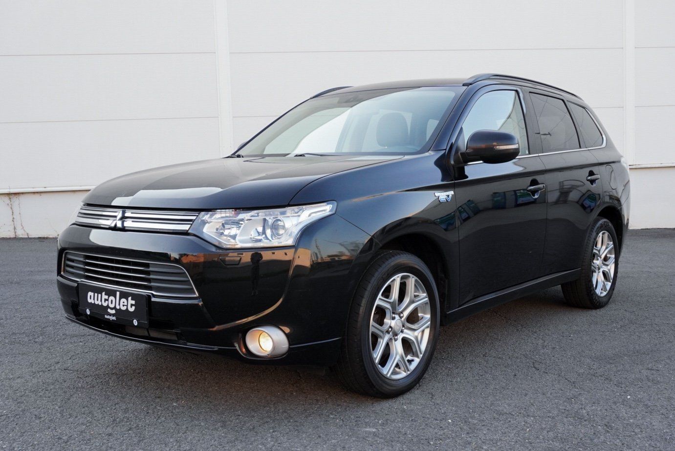 Mitsubishi Outlander, 2.0 PHEV 4x4 - fotka 6