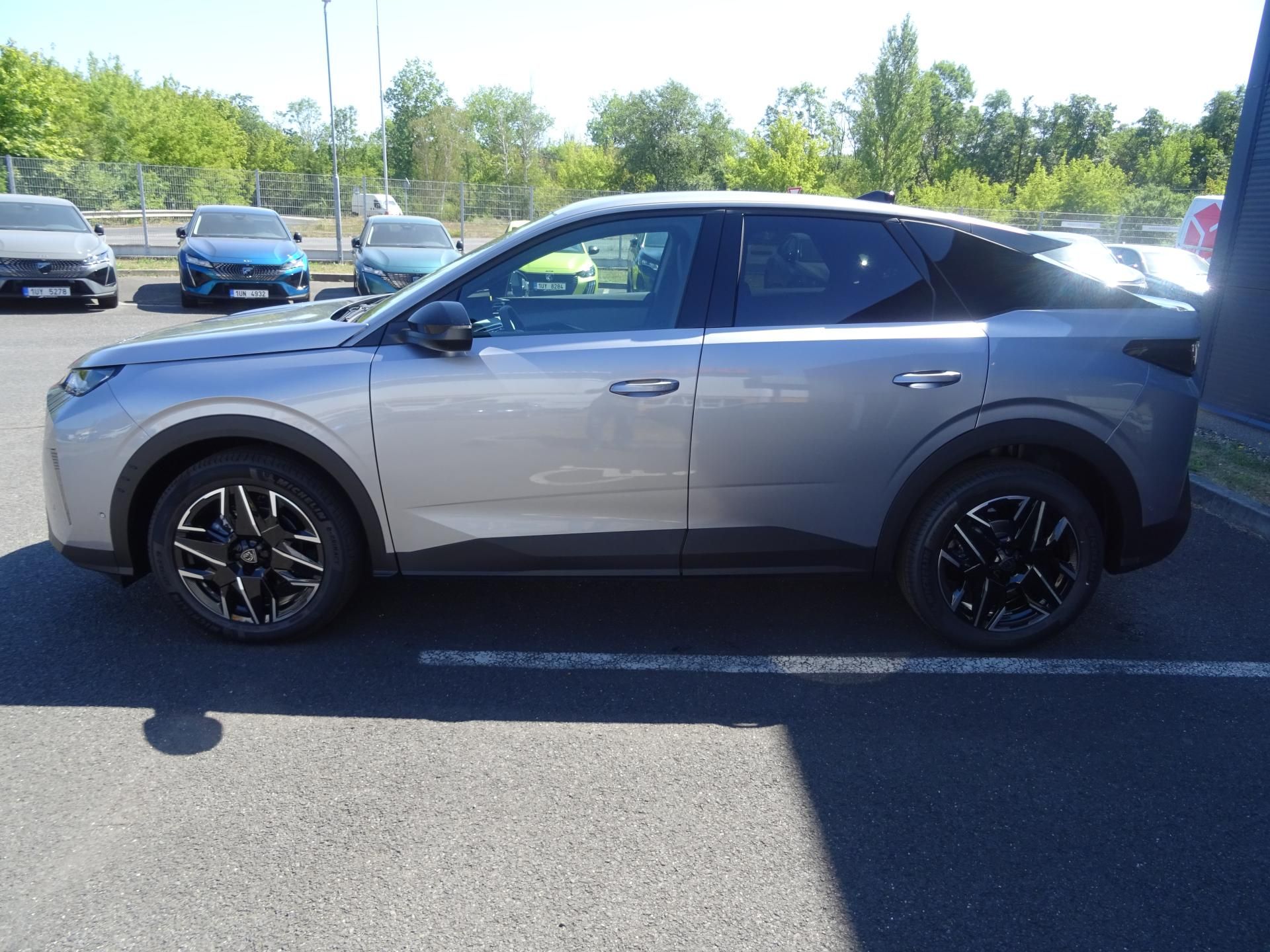 Peugeot 3008, BUSINESS Hybrid 145k e-DCS6 - fotka 4