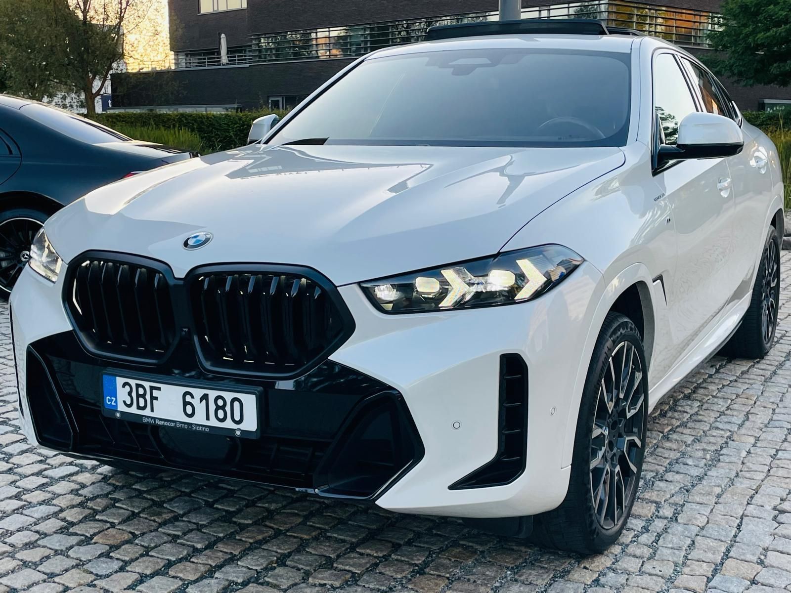 BMW X6, 40D MSPORT 4x4 SERVISKA TAŽNÉ - fotka 3