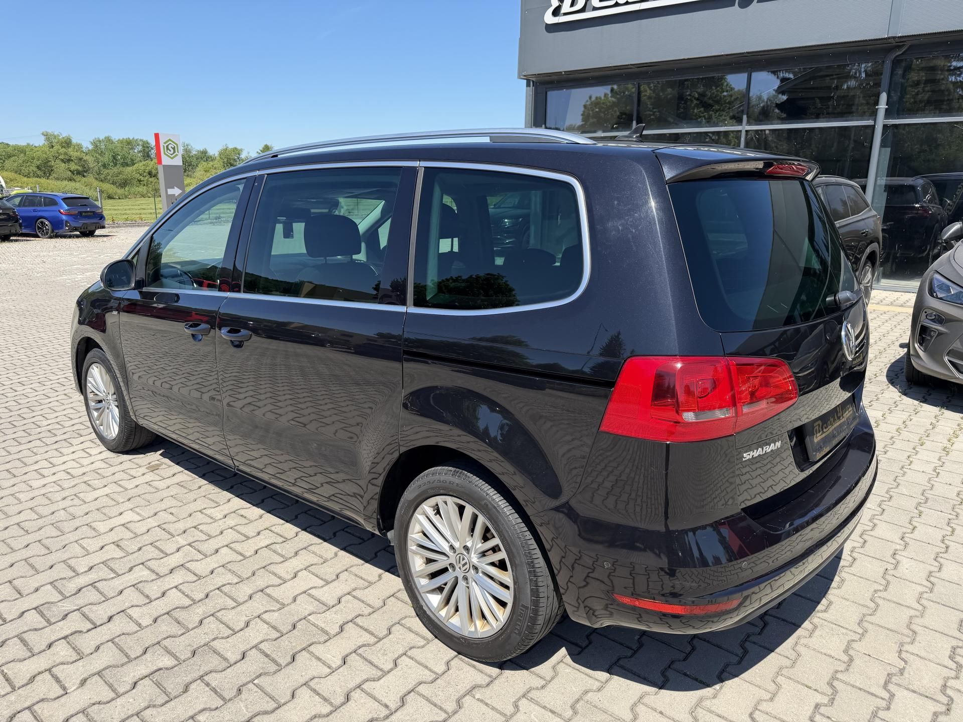 Volkswagen Sharan, 2.0TDI 103kW DSG 7M EL. DVĚŘE - fotka 5