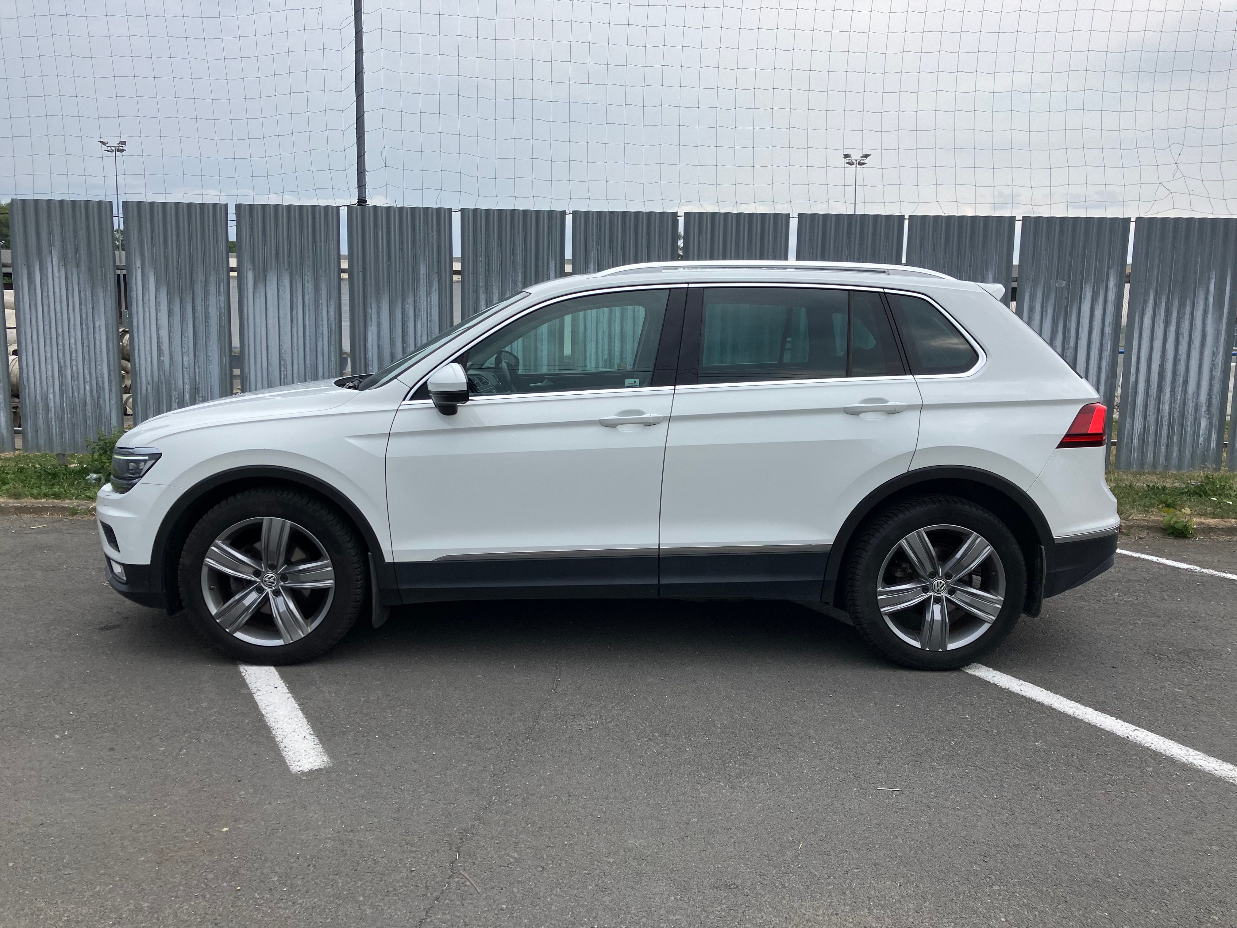 Volkswagen Tiguan, 2.0 TDI 6M, Highline, kůže, ČR - fotka 3