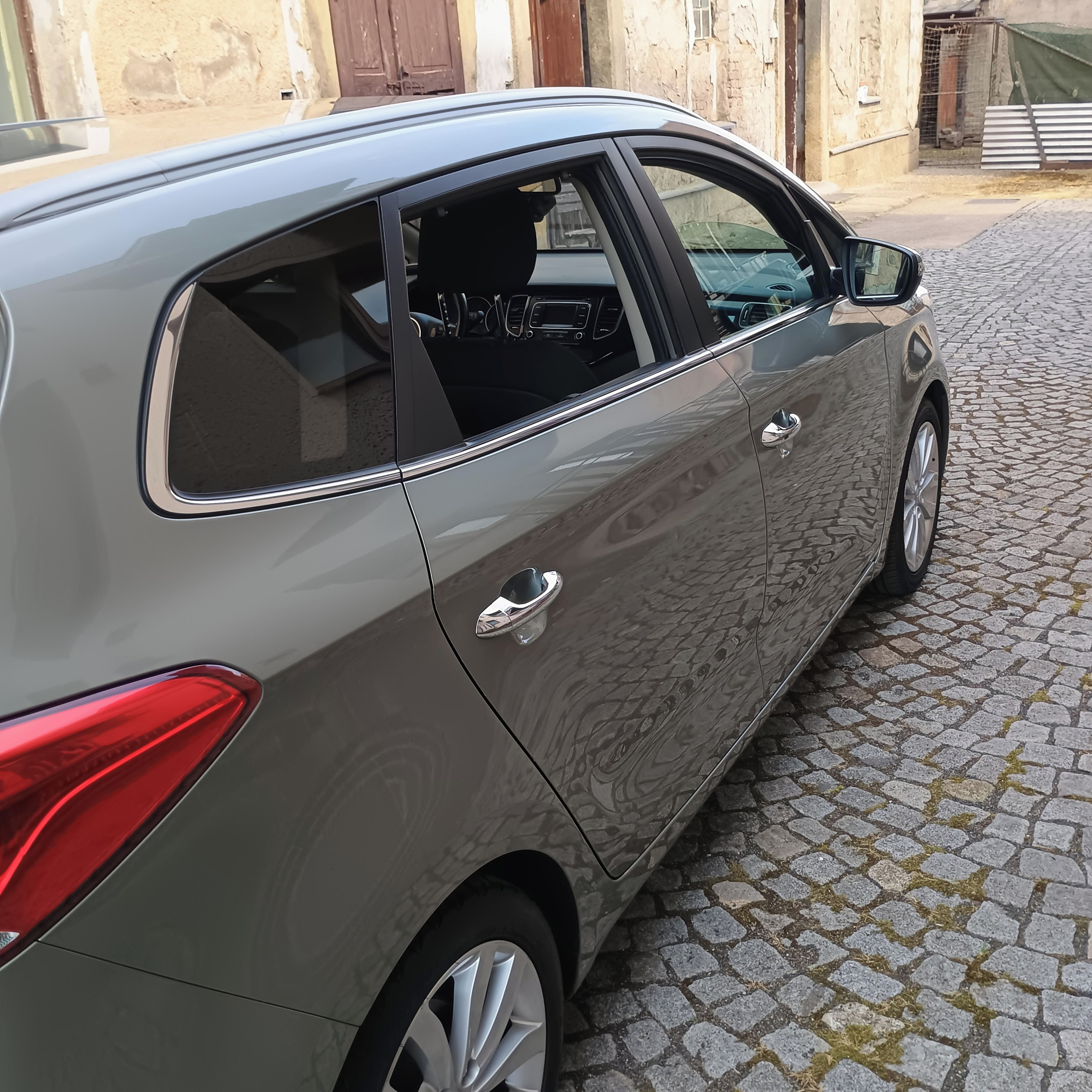 Kia Carens, Kia Carens 1.7 CRDi 100 kW - fotka 2