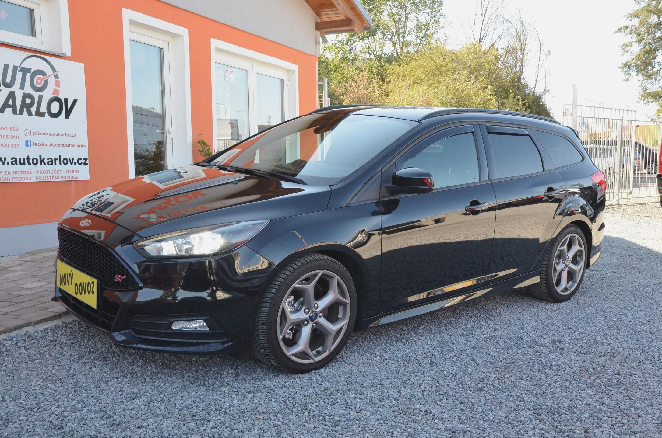 Ford Focus, ST 2.0 184kW RECARO - fotka 3