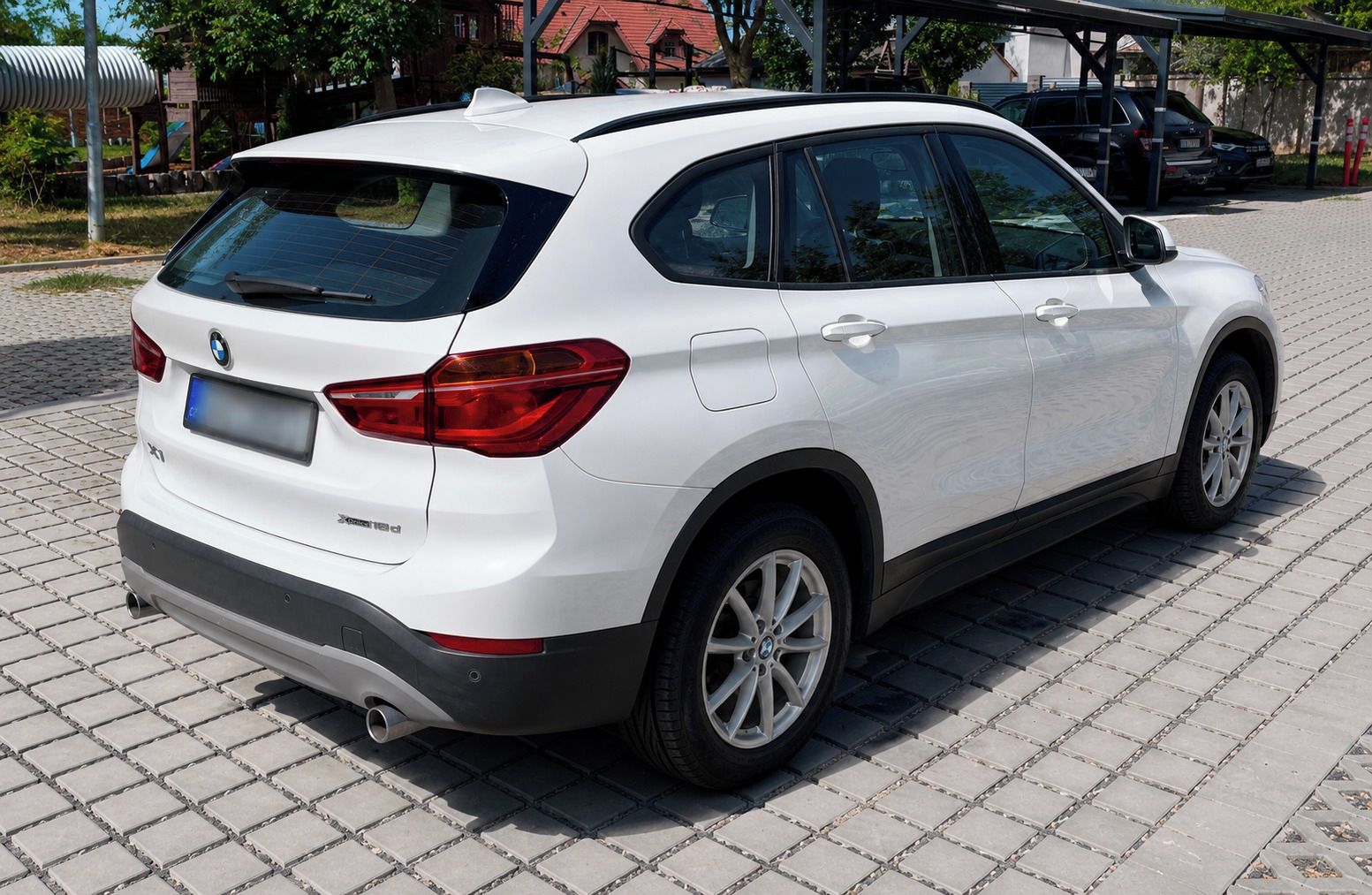 BMW X1, xDrive18d, velmi dobrý stav - fotka 3