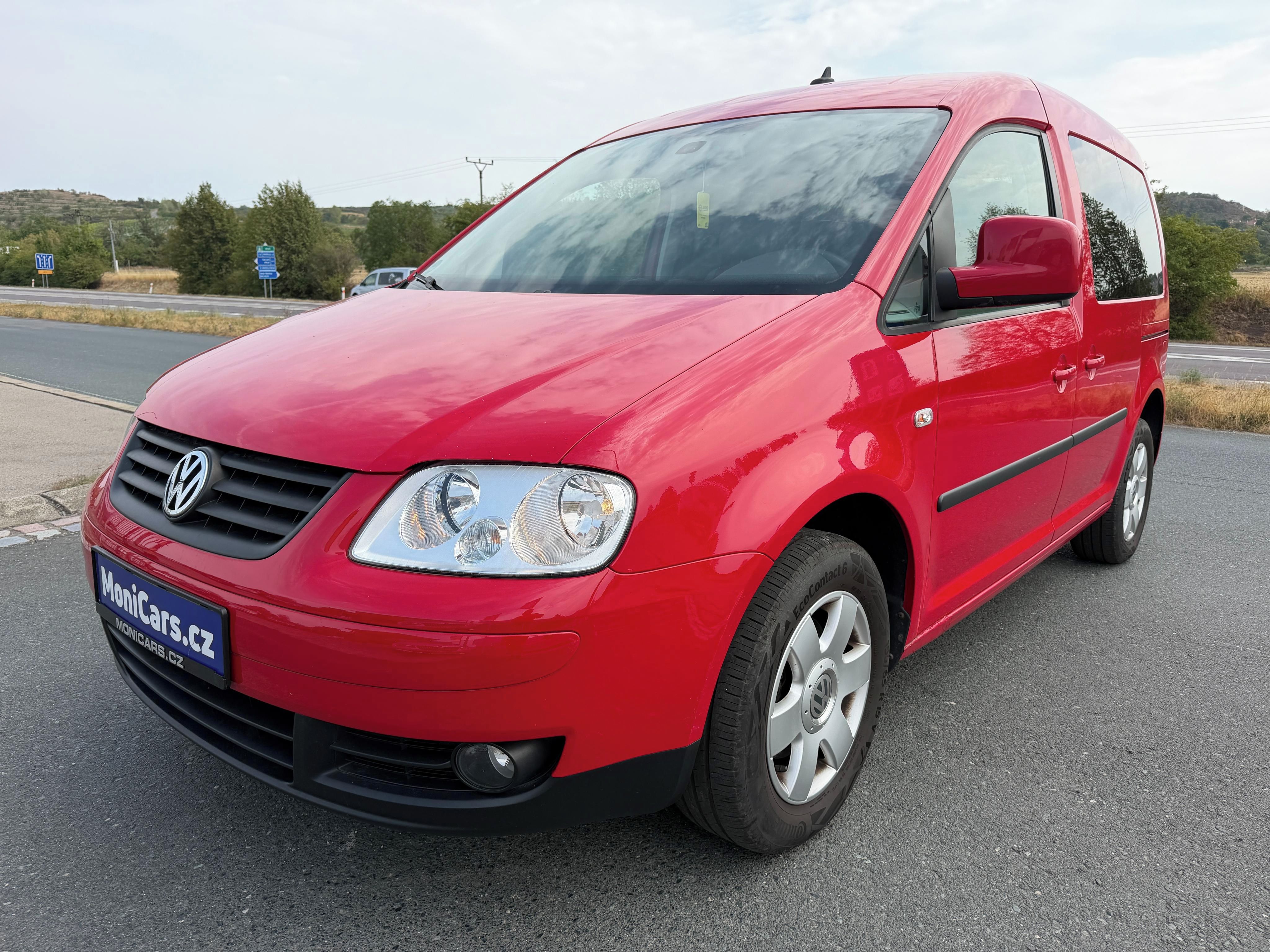 Volkswagen Caddy, 1.6 i 75kW LIFE, 7 MÍST, TAŽNÉ