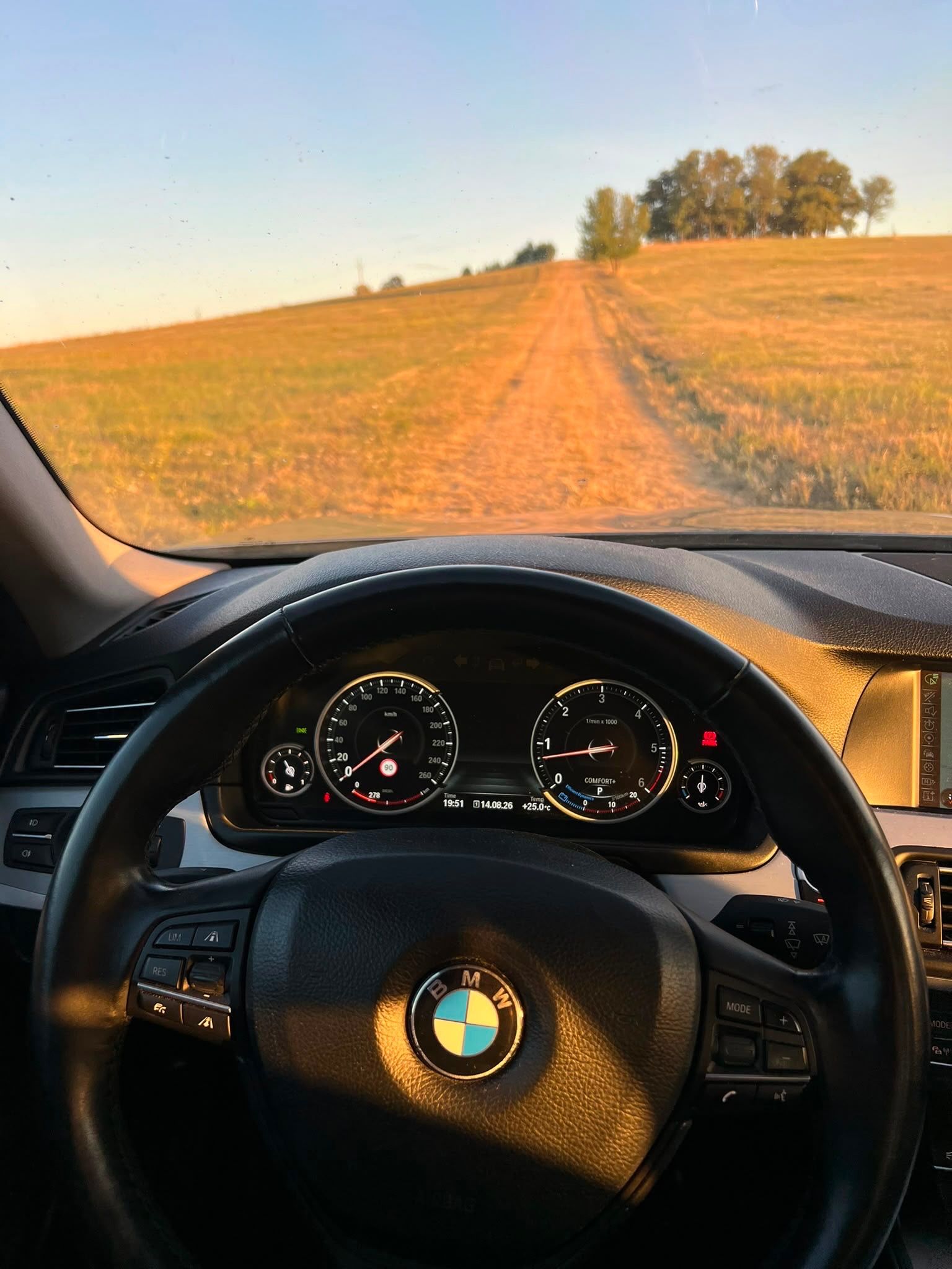 BMW Řada 5, BMW 535d x-drive, ČR - fotka 6