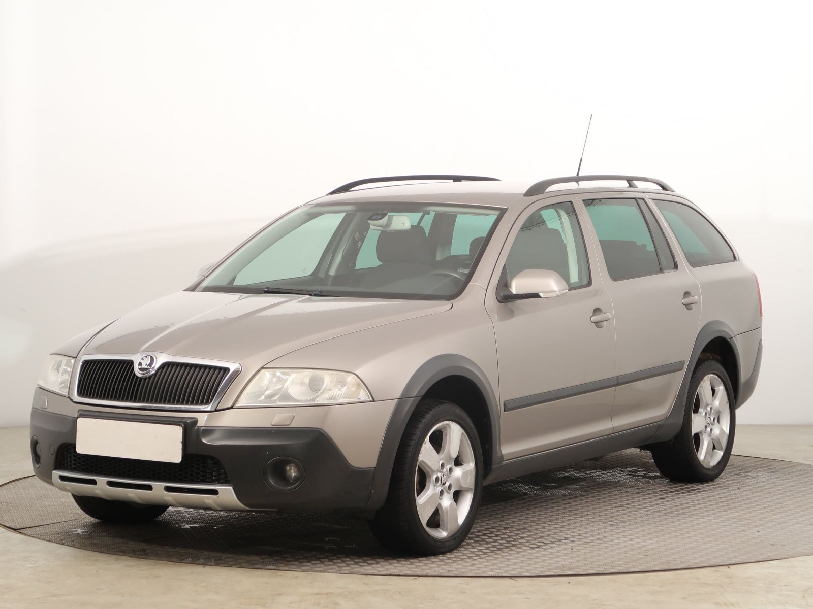 Škoda Octavia, Scout 2.0 TDI, 4X4, po STK - fotka 3