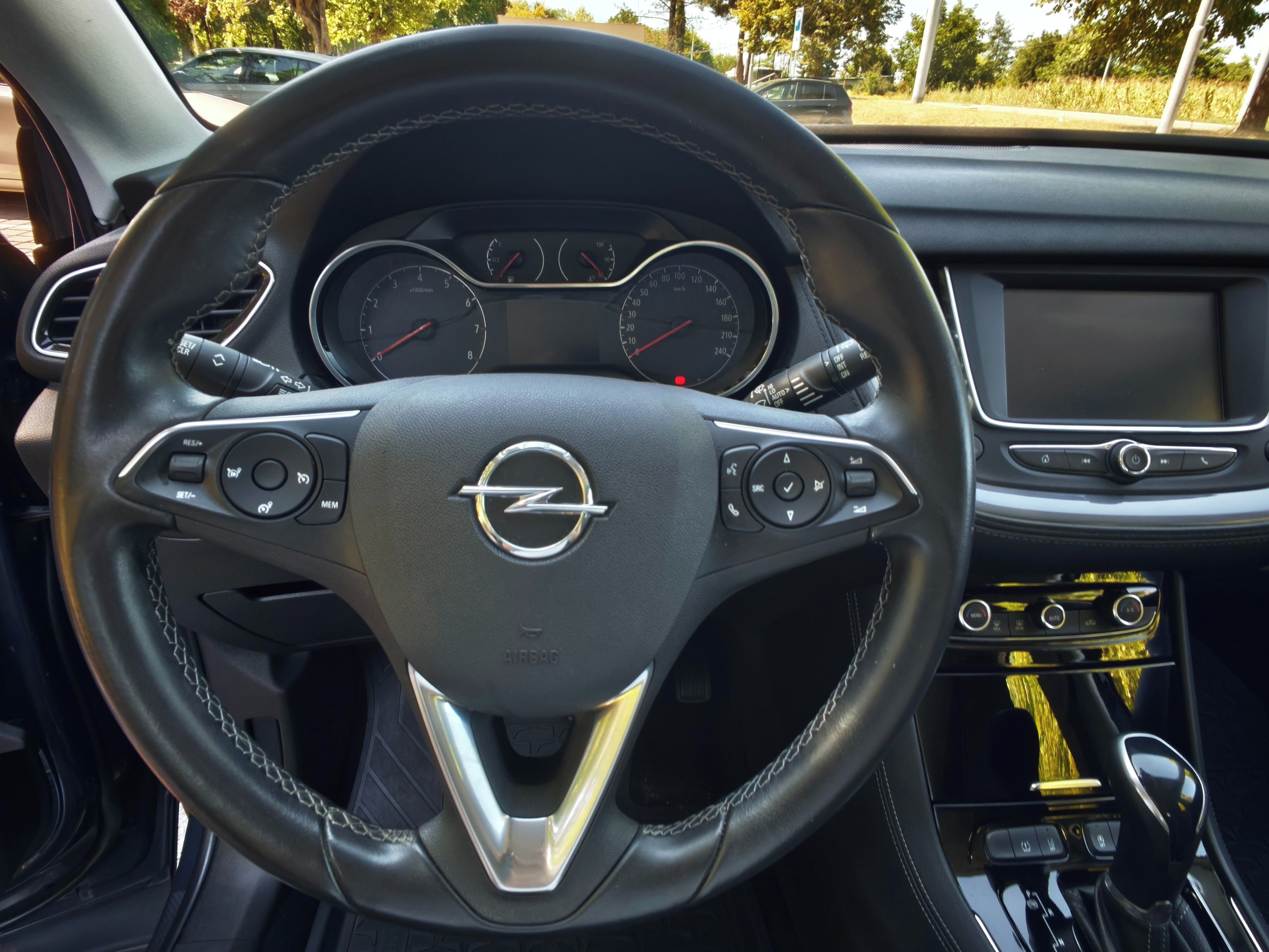 Opel Grandland X, Opel Grandland X 1.6 Turbo - fotka 4