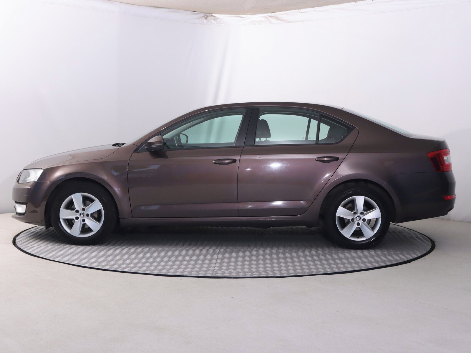 Škoda Octavia, 1.6 TDI, Ambition, Serv.kniha - fotka 3